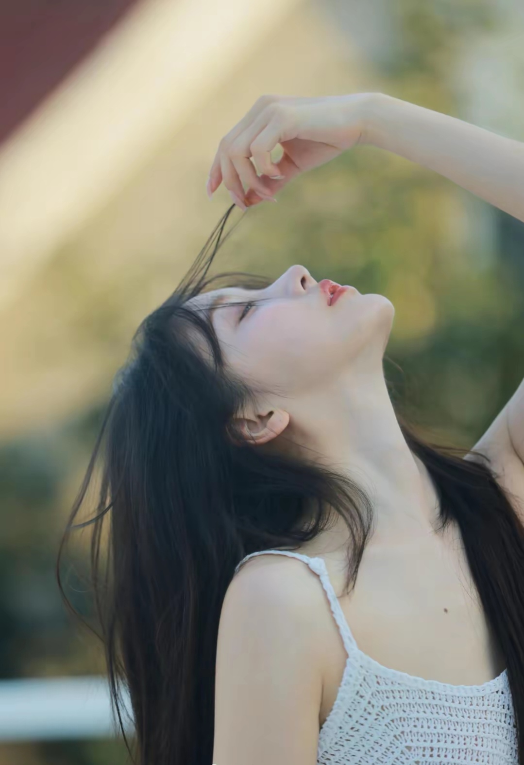 姜贞羽背心写真插图1