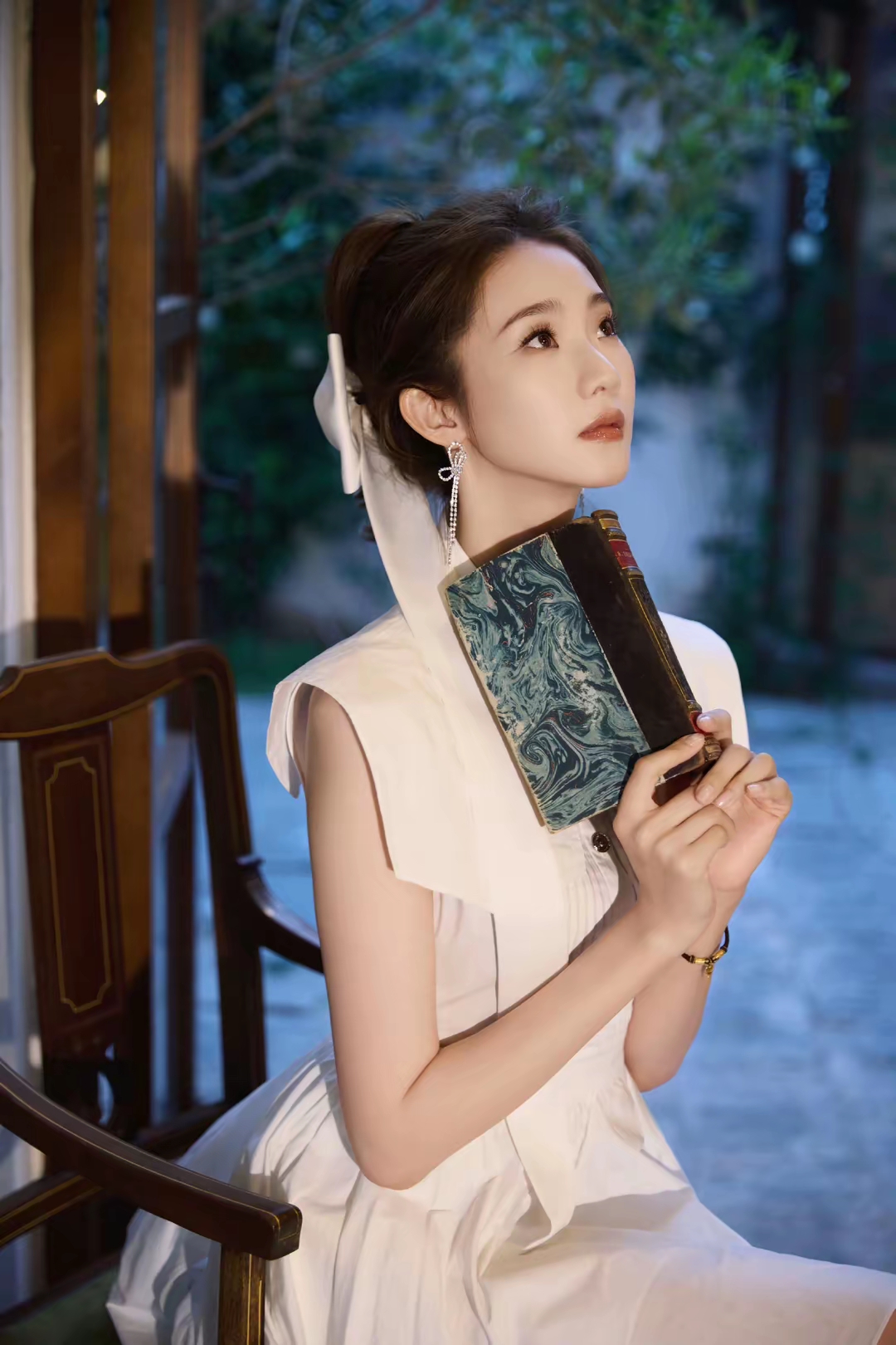 张艺凡写真插图8