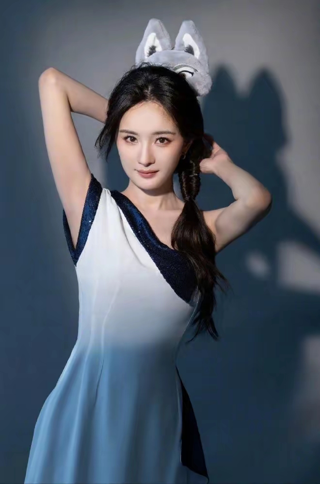 杨幂小白裙写真插图1
