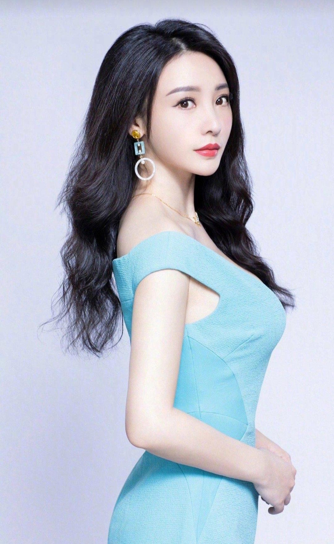 柳岩性感写真插图1