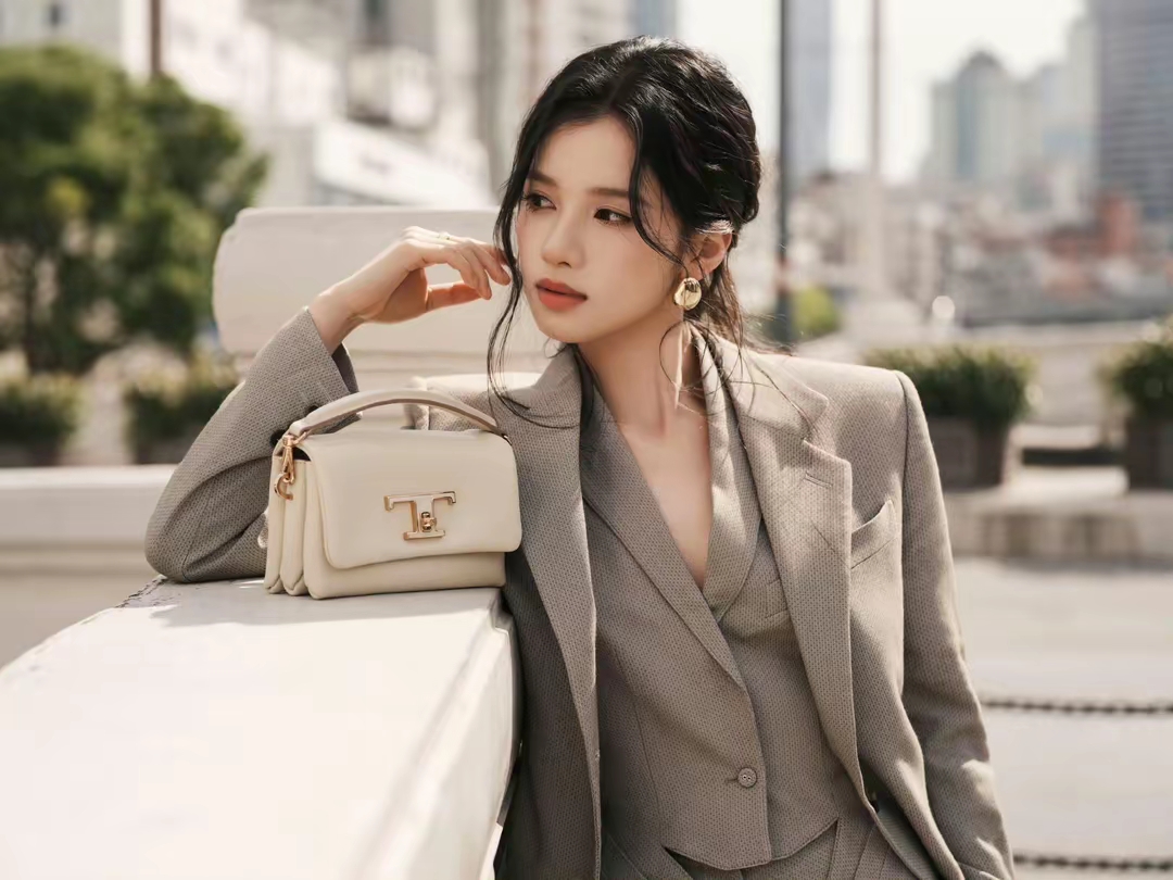 张婧仪写真插图3