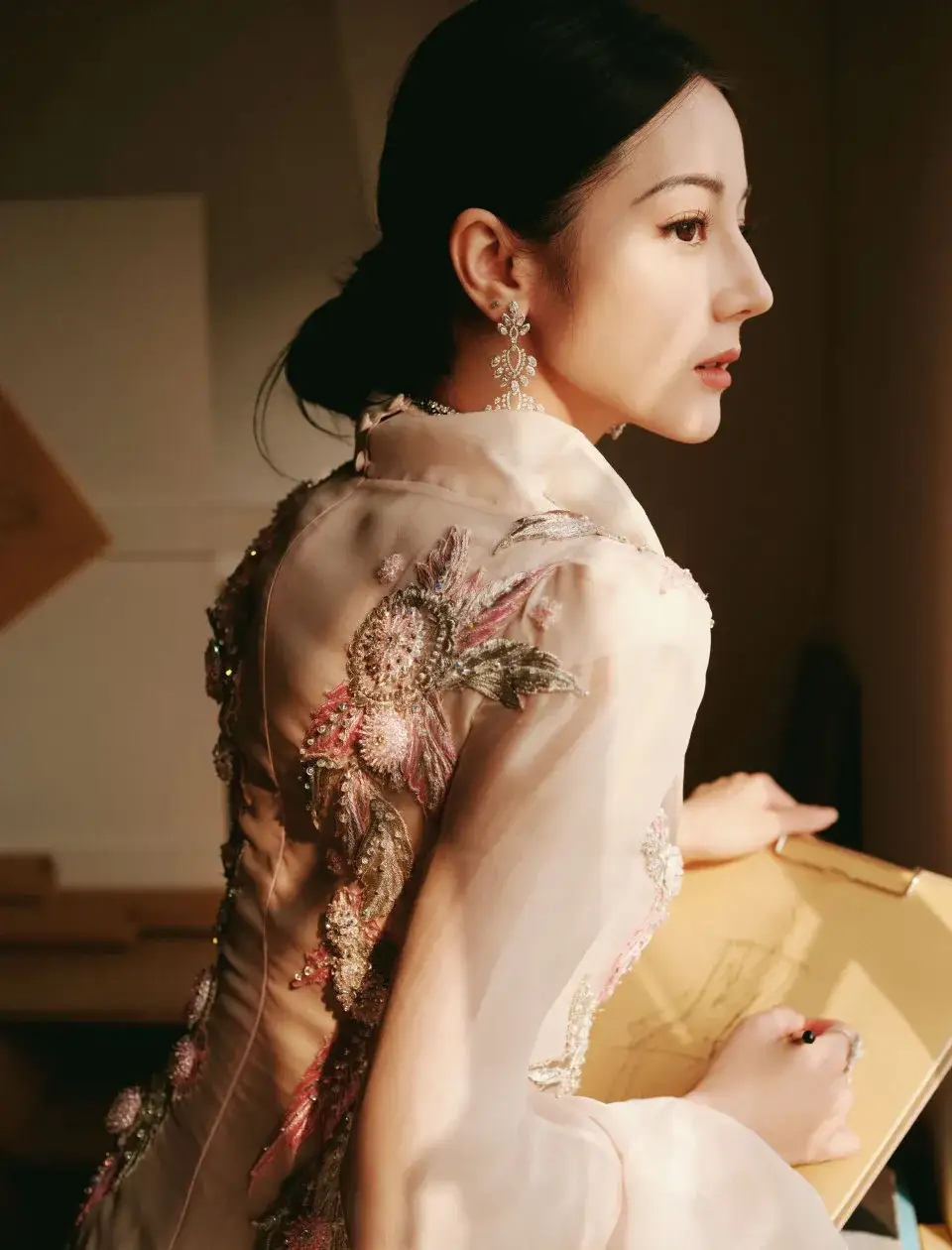 迪丽热巴性感写真插图9