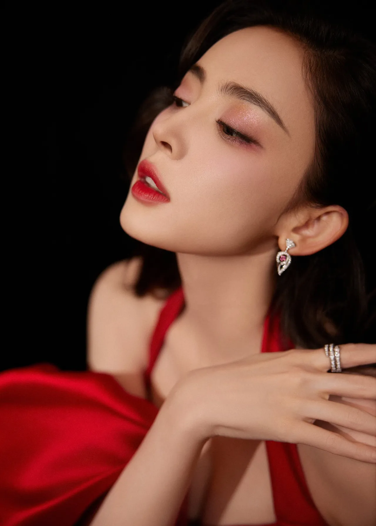 古力娜扎红裙写真插图