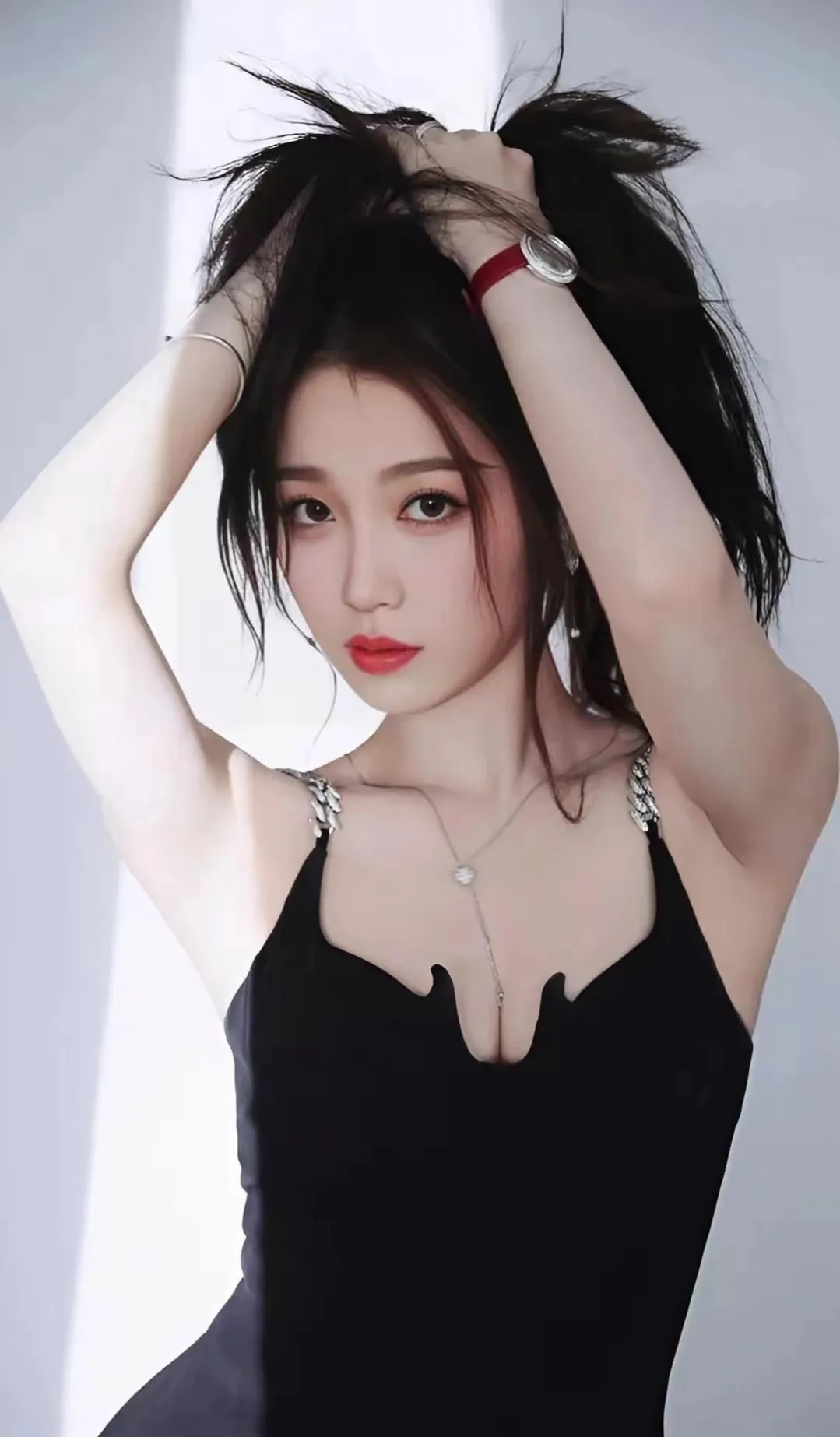 虞书欣甜美写真插图4