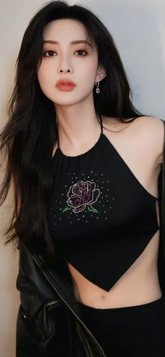 孟子义黑色肚兜写真壁纸插图1