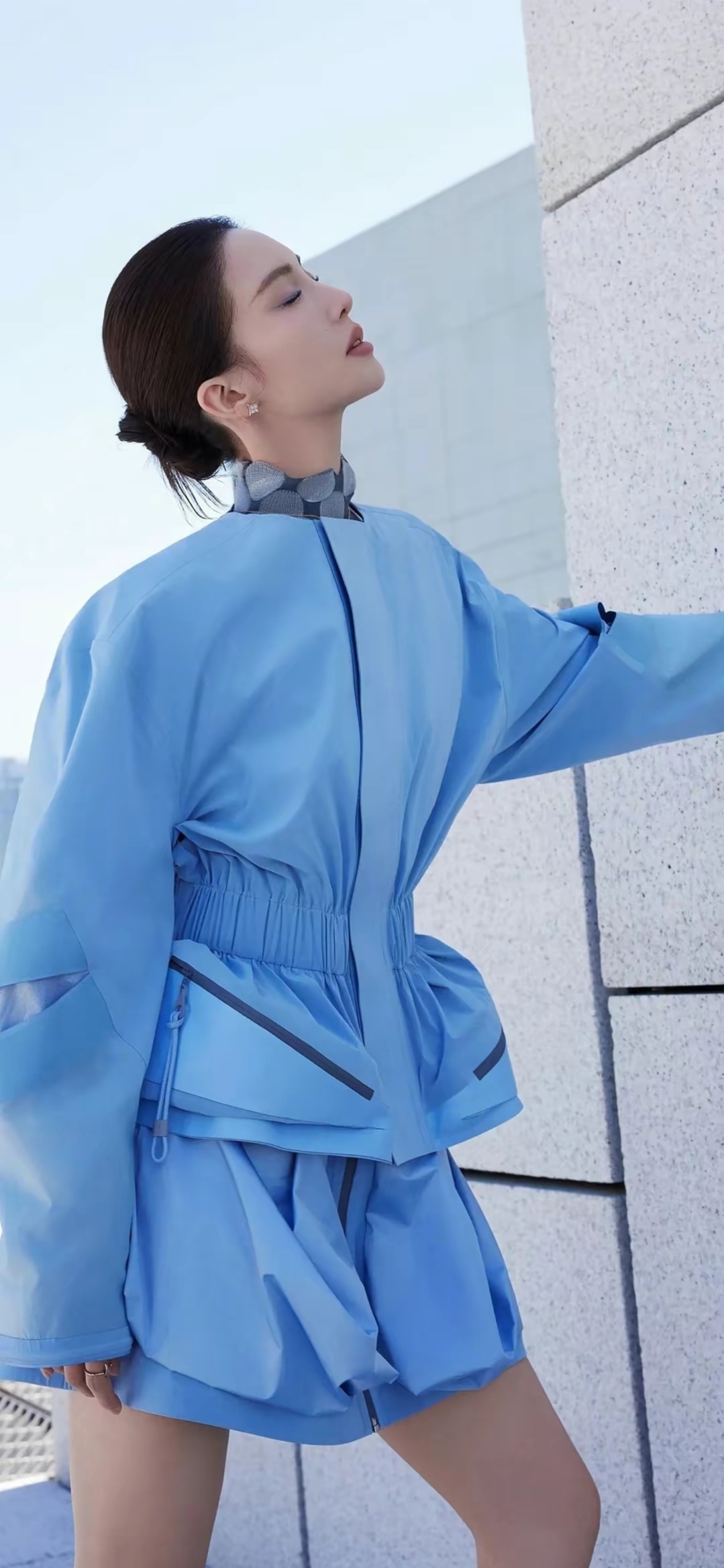 金晨又美又飒写真壁纸插图3