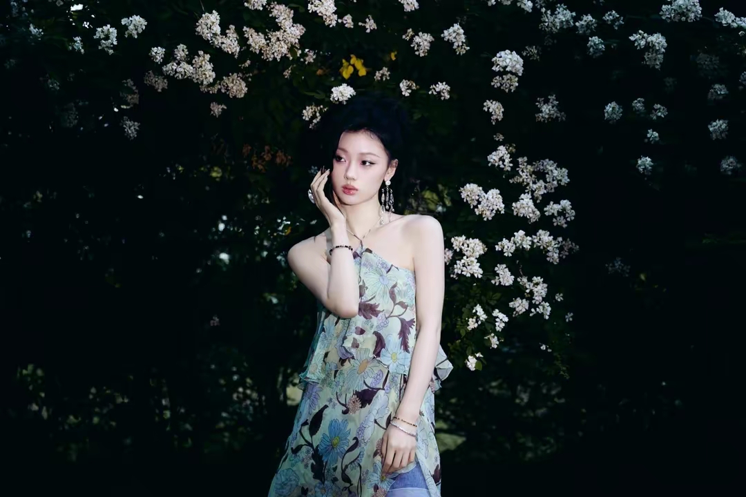 单依纯印花真丝雪纺连衣裙写真插图5