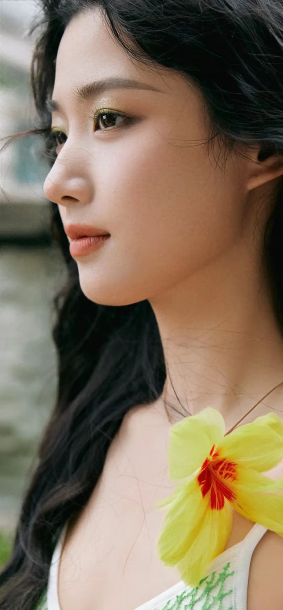 卢昱晓甜美写真插图1