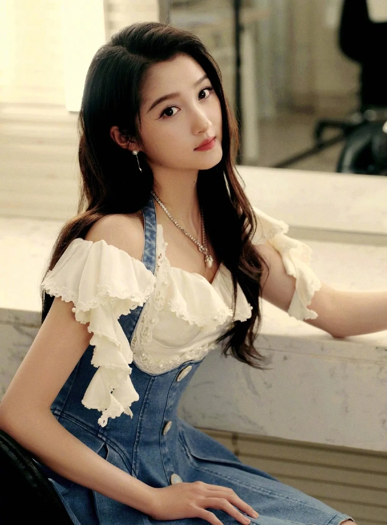 关晓彤牛仔连衣裙写真插图4