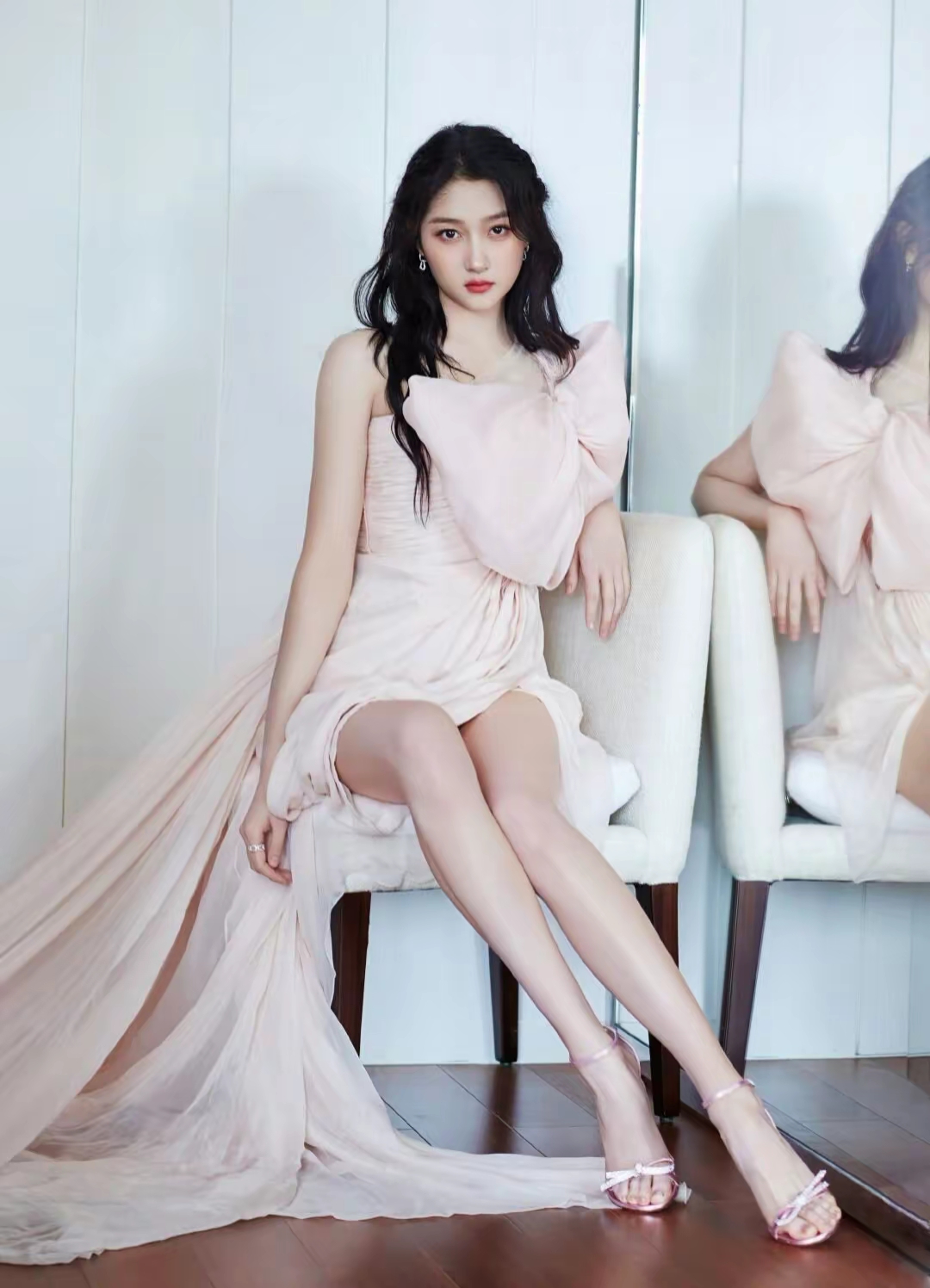 风姿卓越关晓彤写真插图4