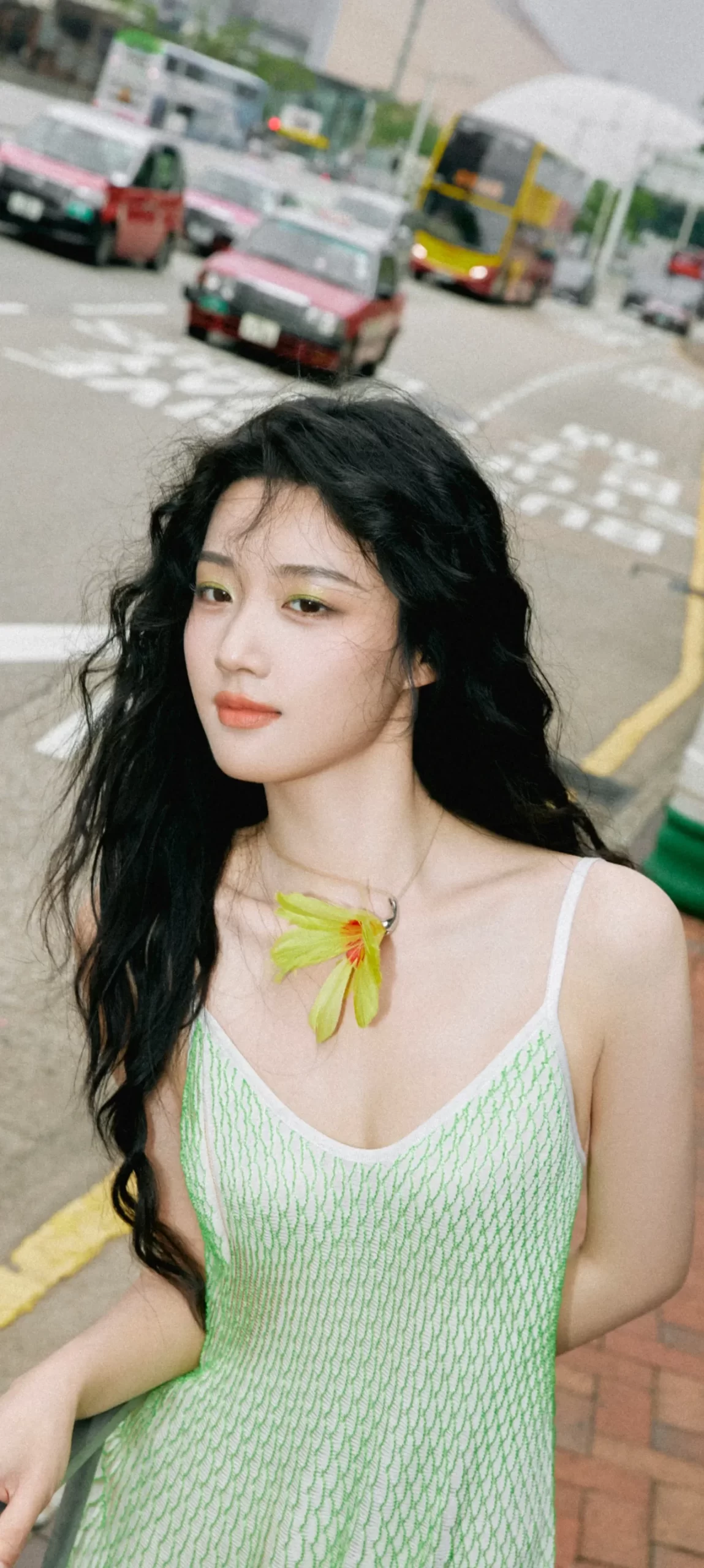 卢昱晓甜美迷人写真壁纸插图2