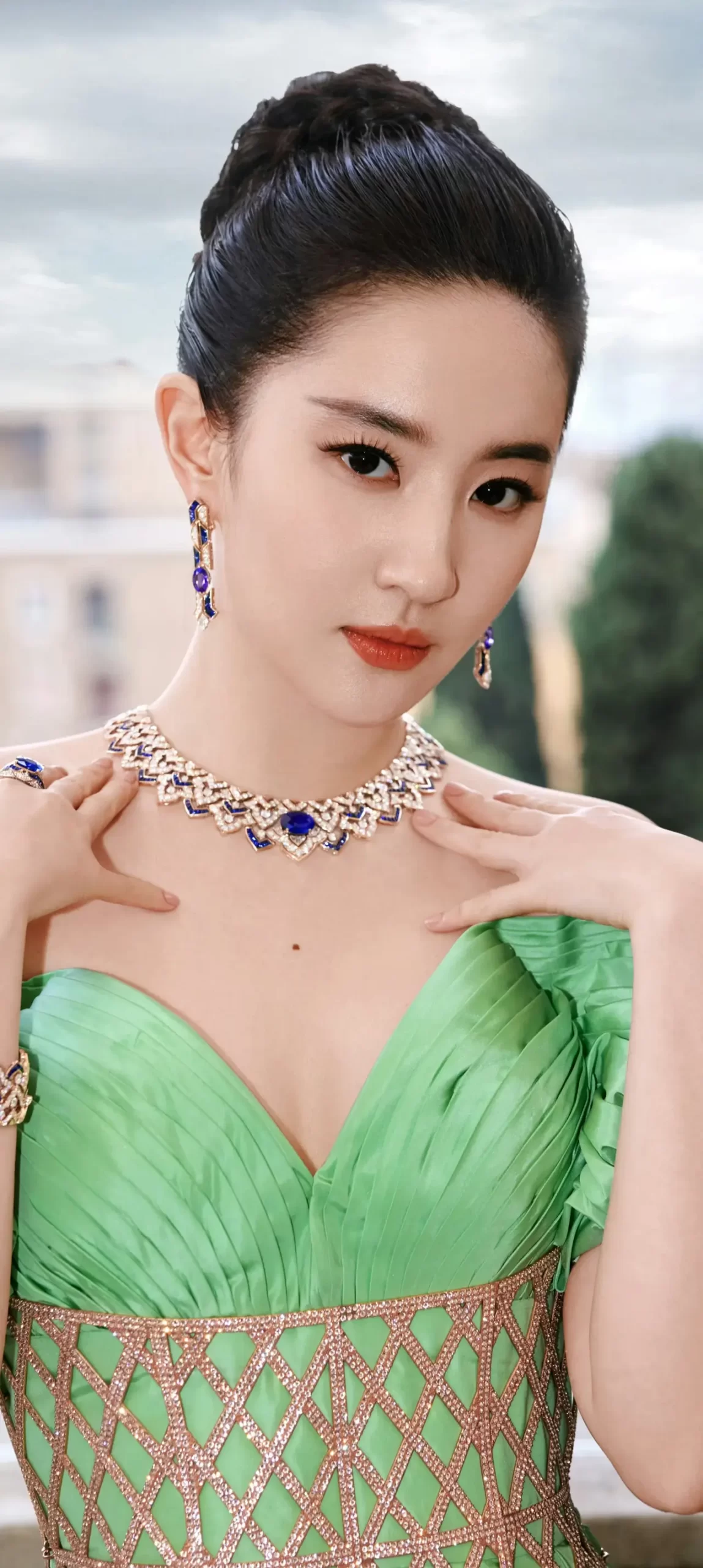 刘亦菲成熟优雅写真壁纸插图