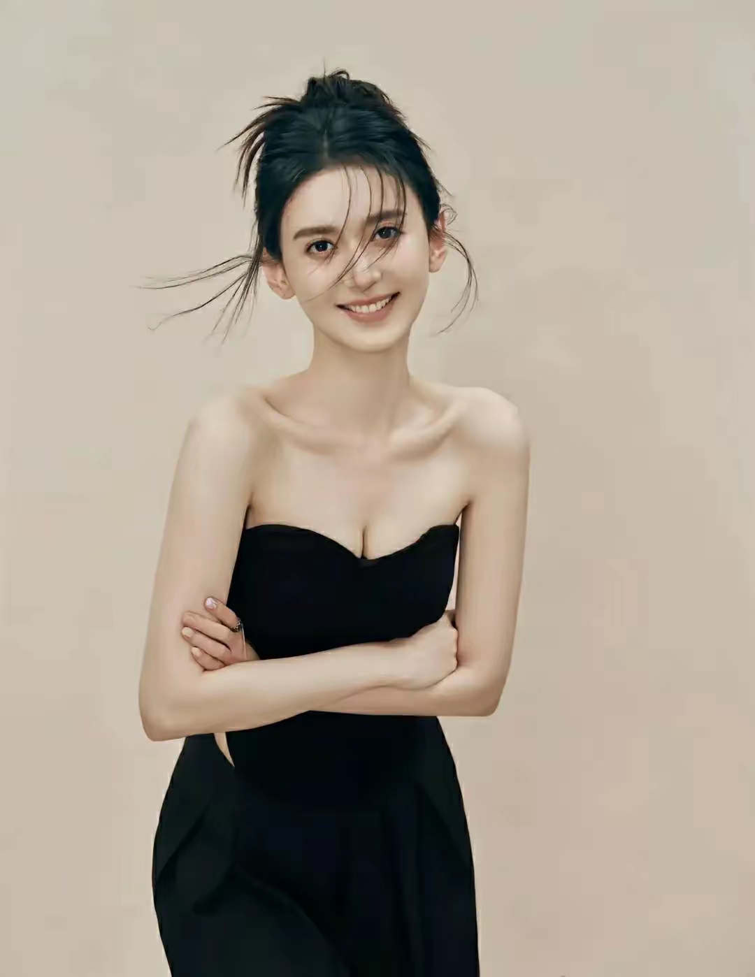 徐梓钧肤白貌美写真插图6
