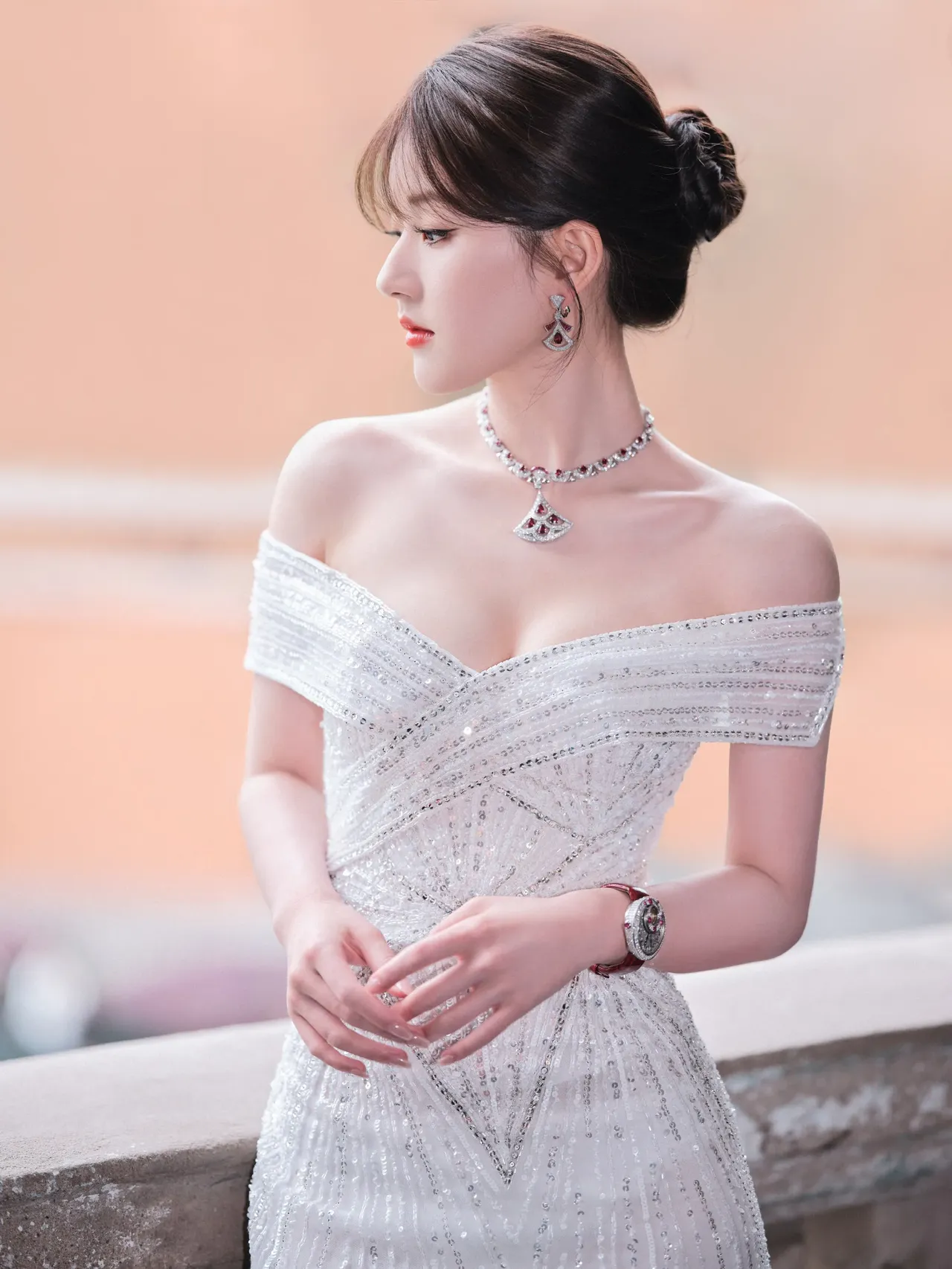 赵露思抹胸裙写真插图5