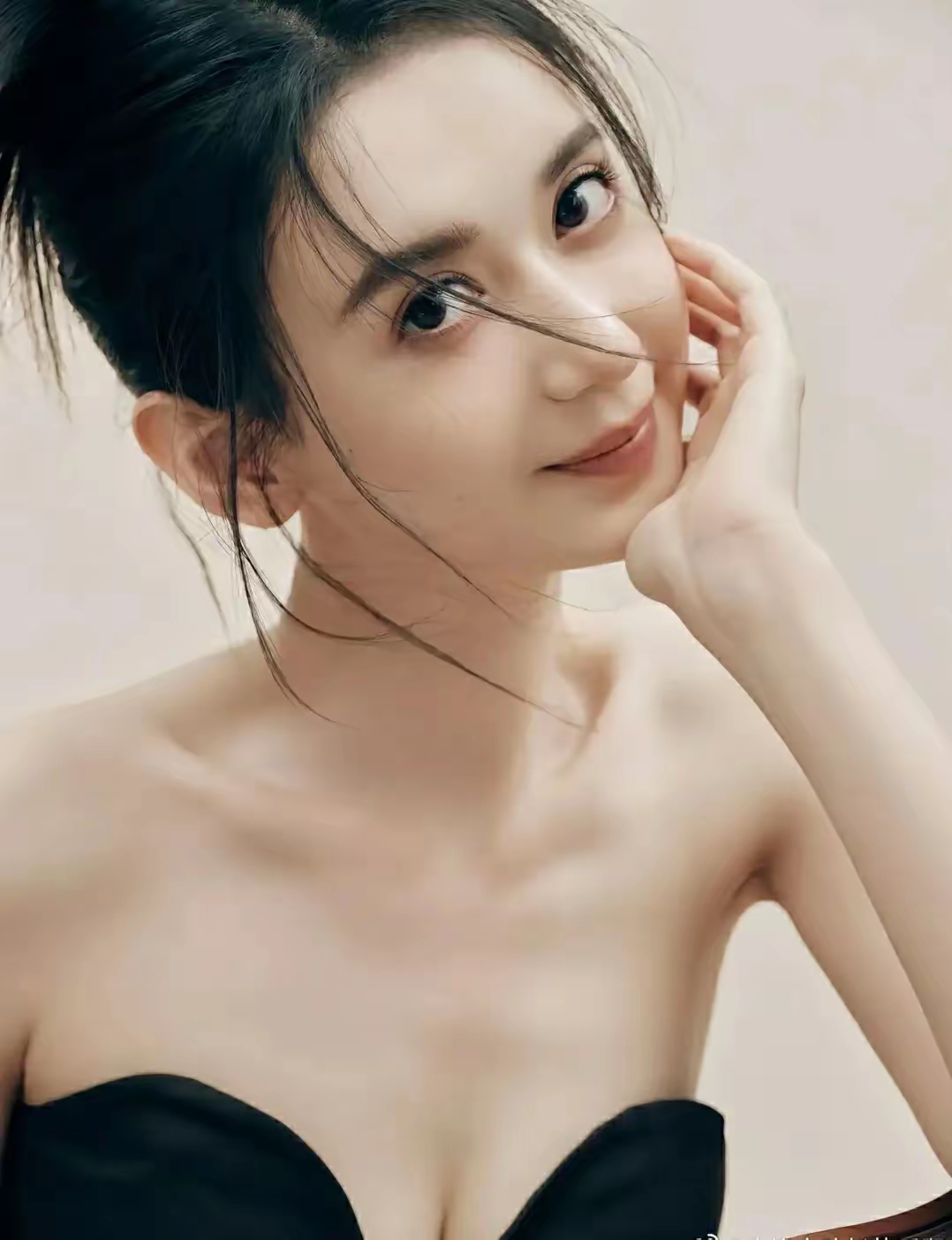 徐梓钧肤白貌美写真插图7