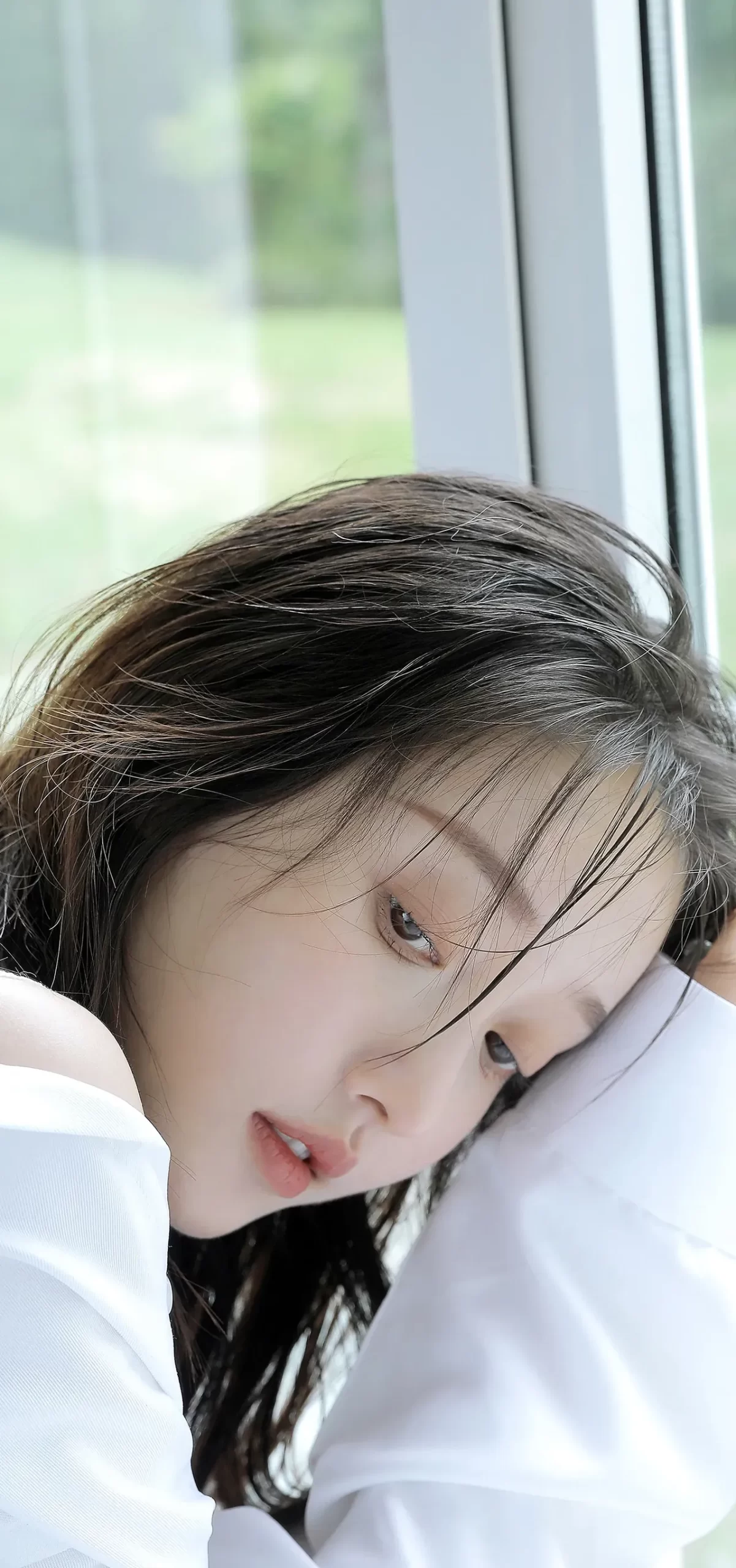 姜贞羽纯白写真壁纸插图5
