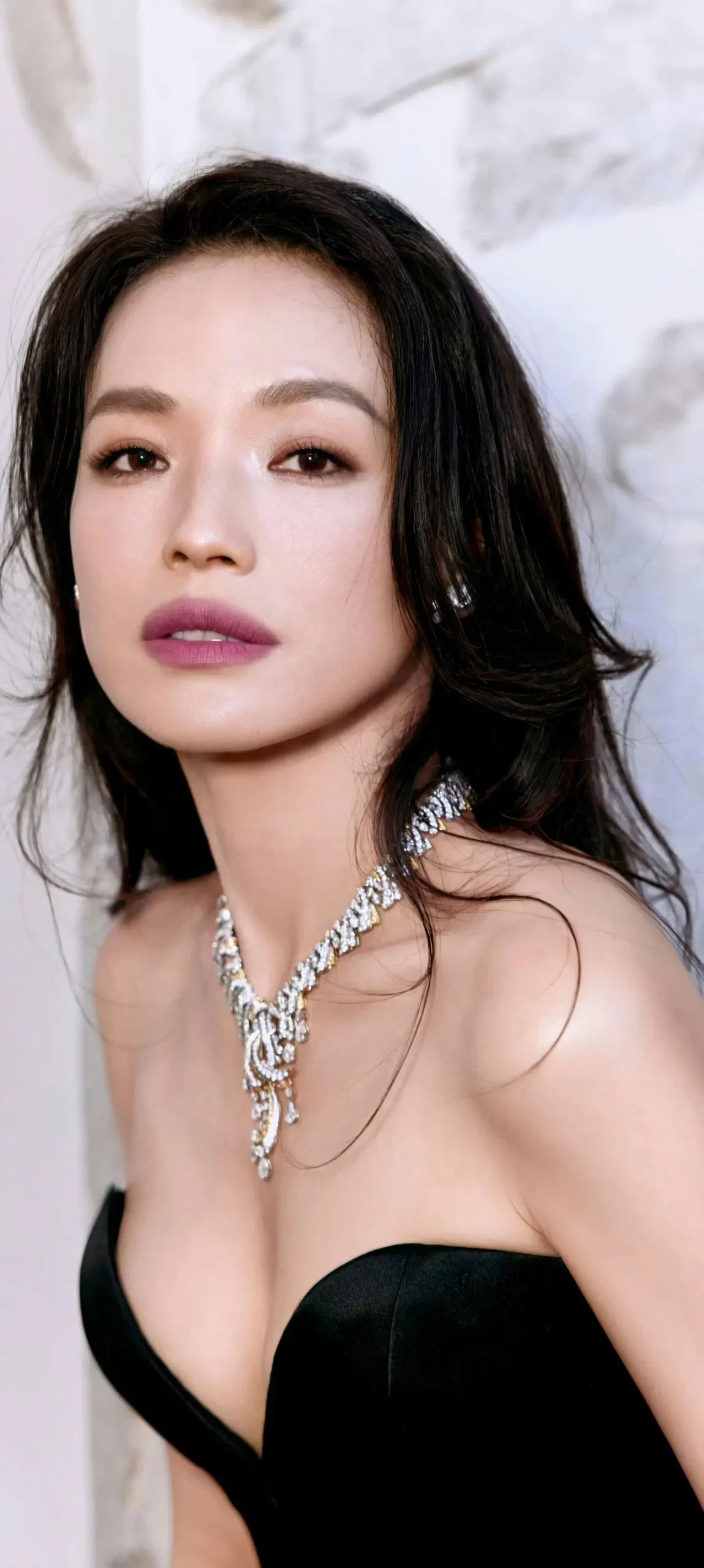舒淇黑色抹胸裙写真插图3