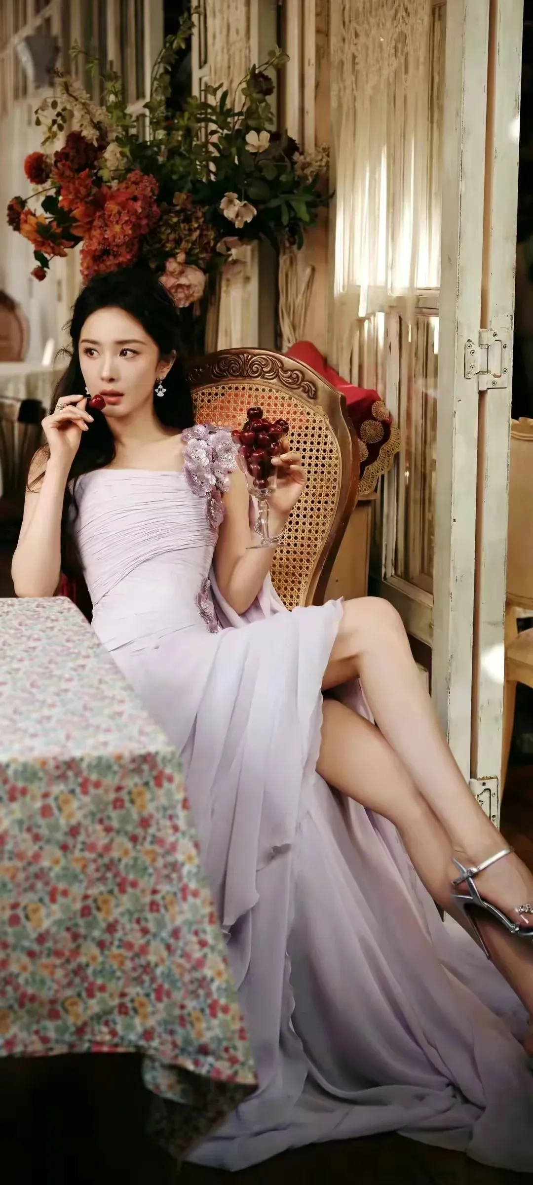 杨幂紫色长裙写真插图7
