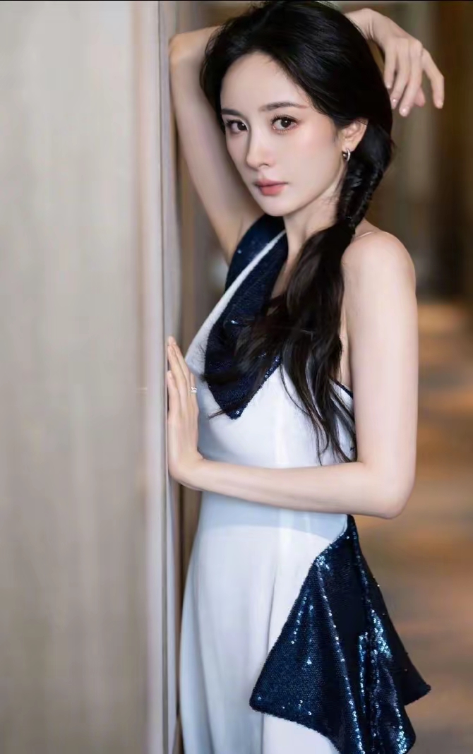 杨幂小白裙写真插图5
