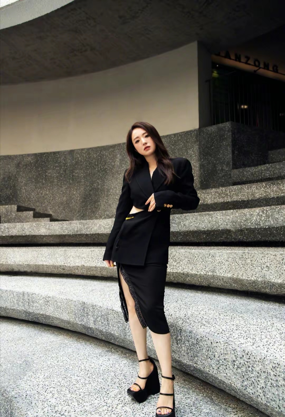 笑得很甜的董璇写真插图4