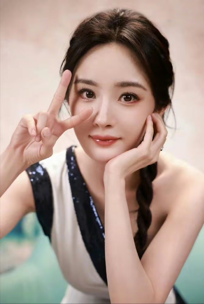 杨幂小白裙写真插图