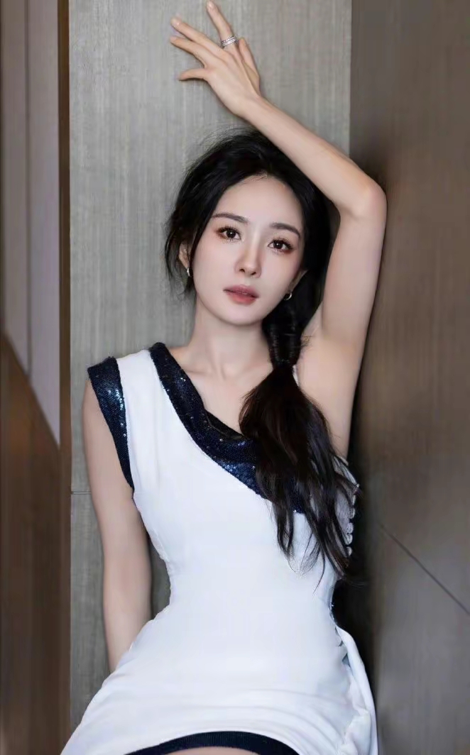 杨幂小白裙写真插图3
