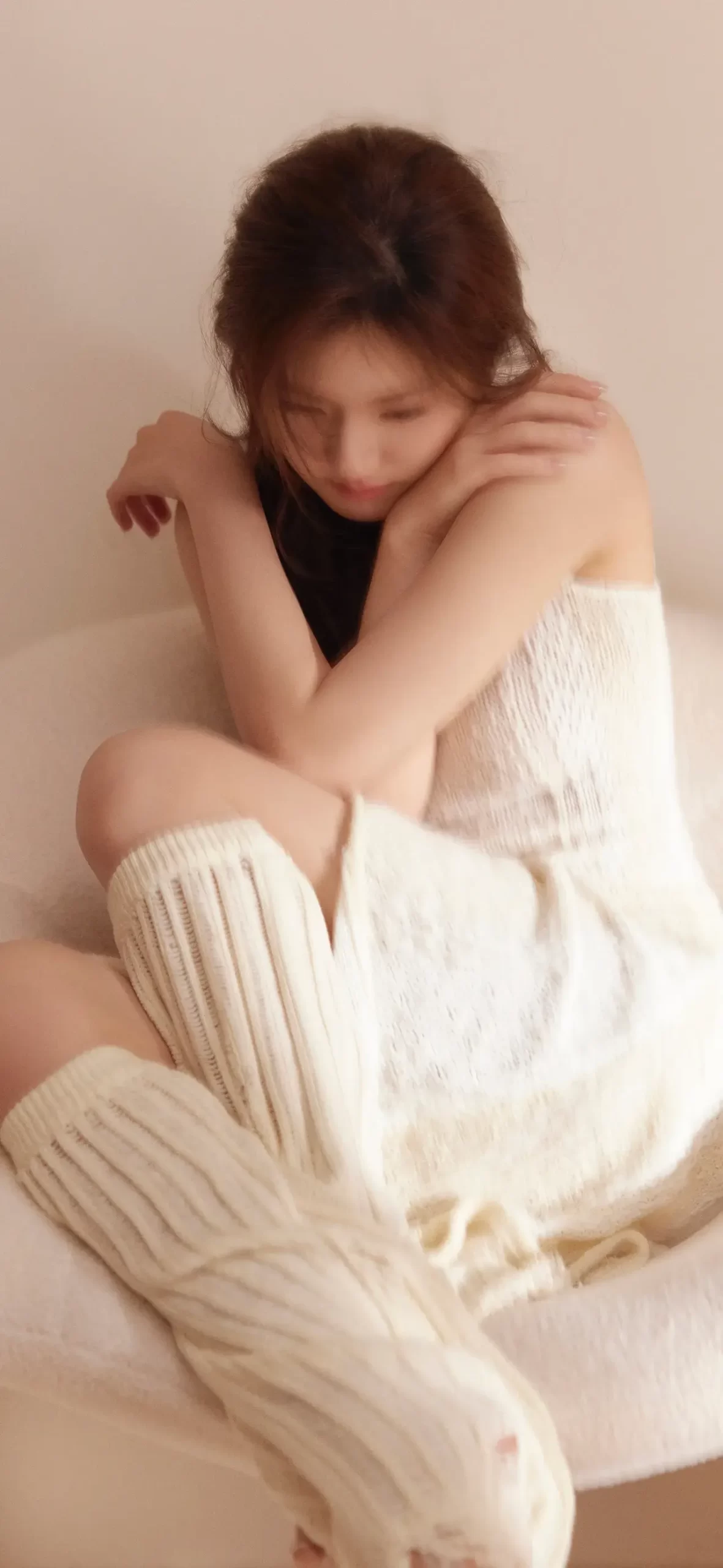 赵露思白色针织裙写真壁纸插图4