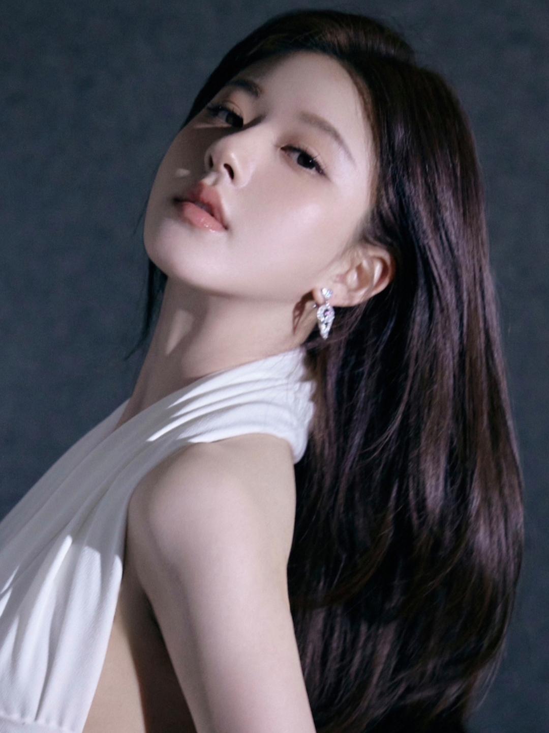 赵露思甜美写真插图4