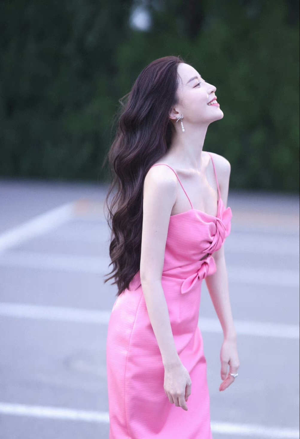 温心修身连衣裙写真插图5