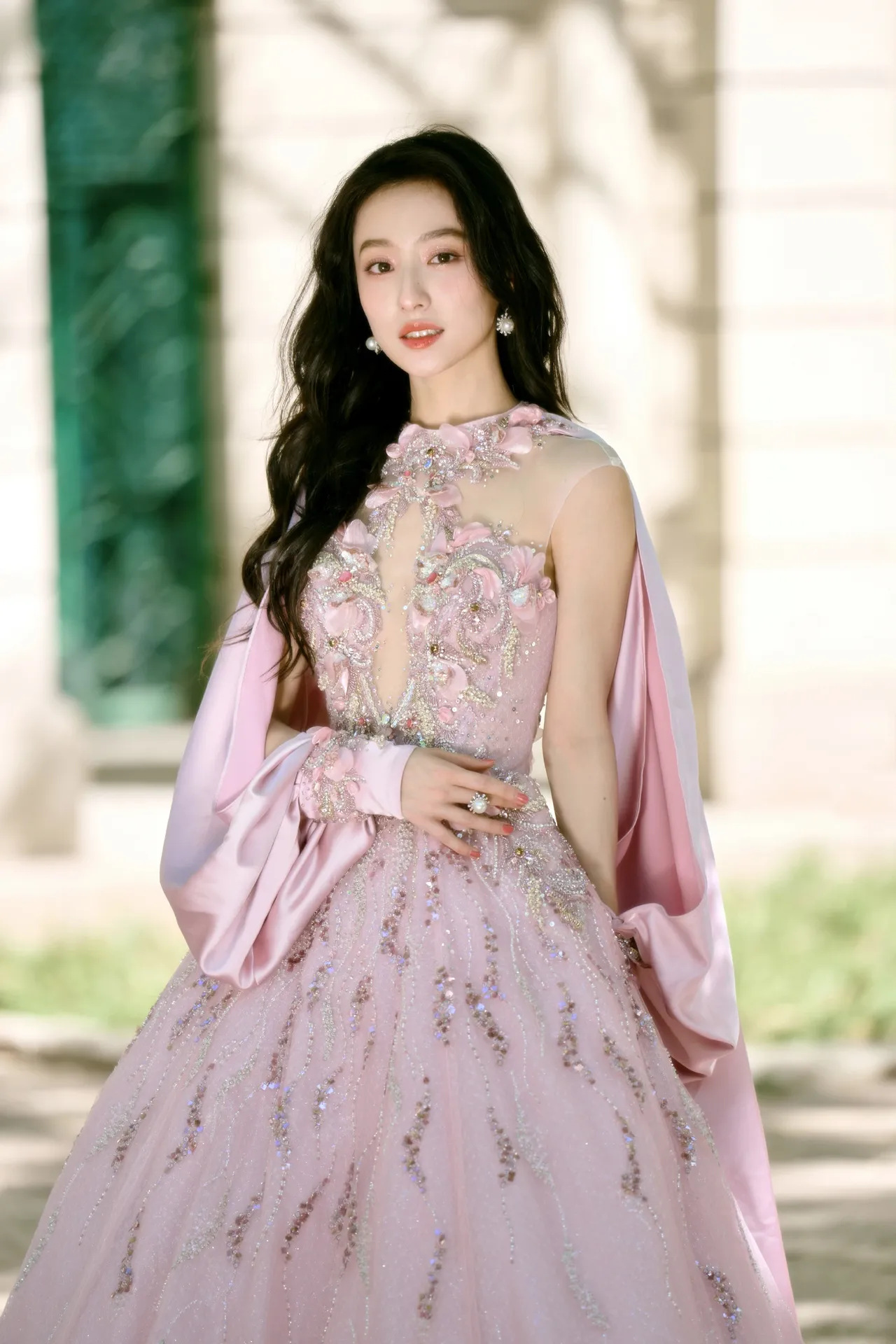 胡连馨粉色长裙写真插图8