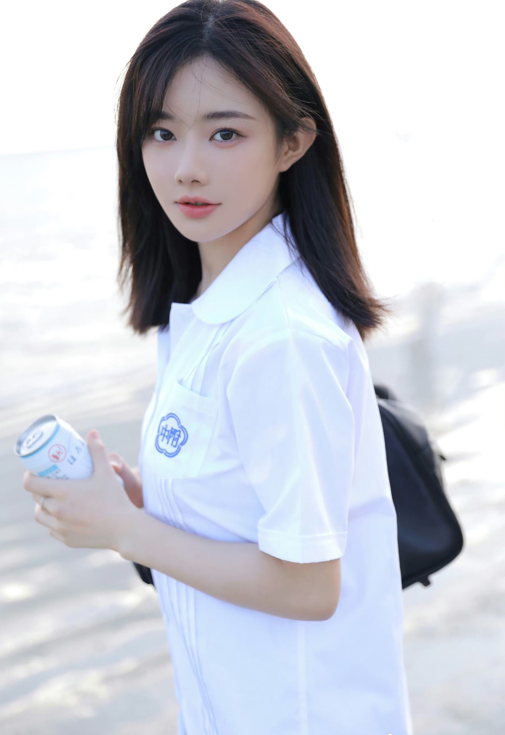 SNH48胡晓慧白衬衣小清新写真插图