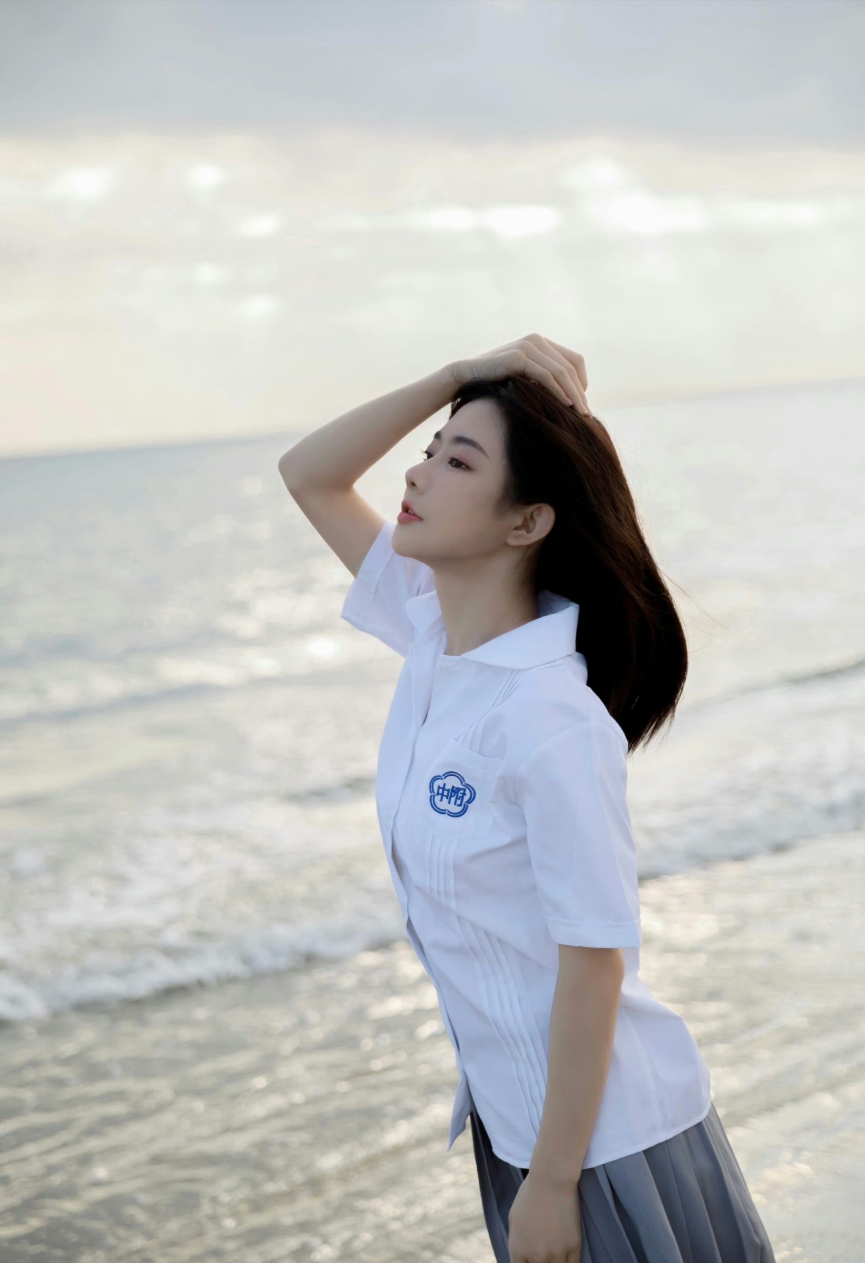 SNH48胡晓慧白衬衣小清新写真插图4