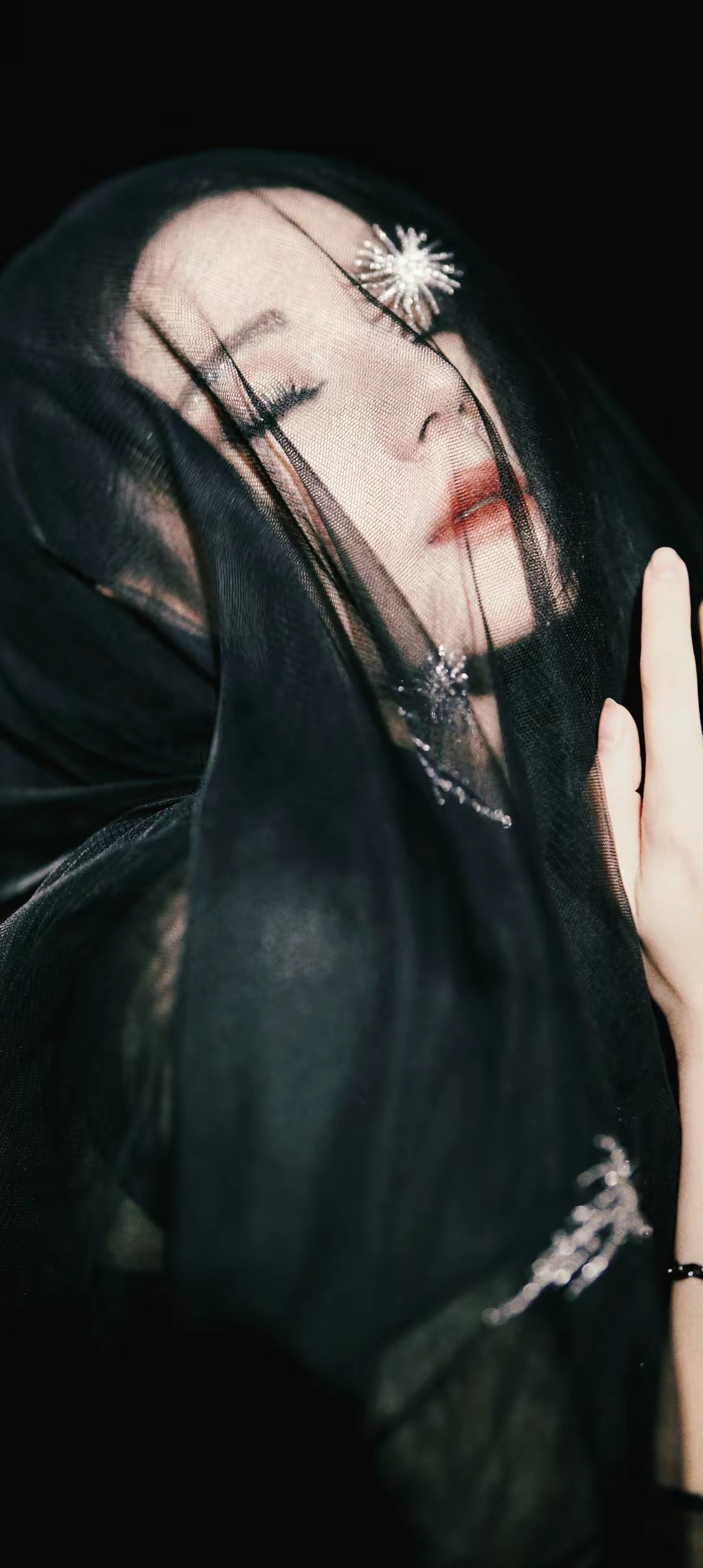 冷艳美人迪丽热巴写真插图4