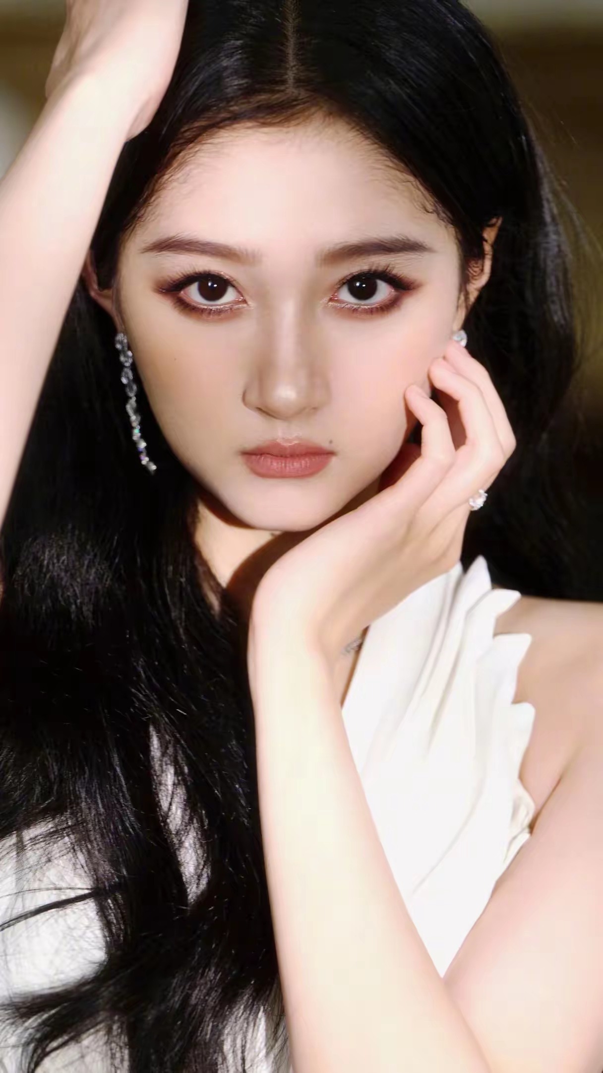 关晓彤白裙写真插图6