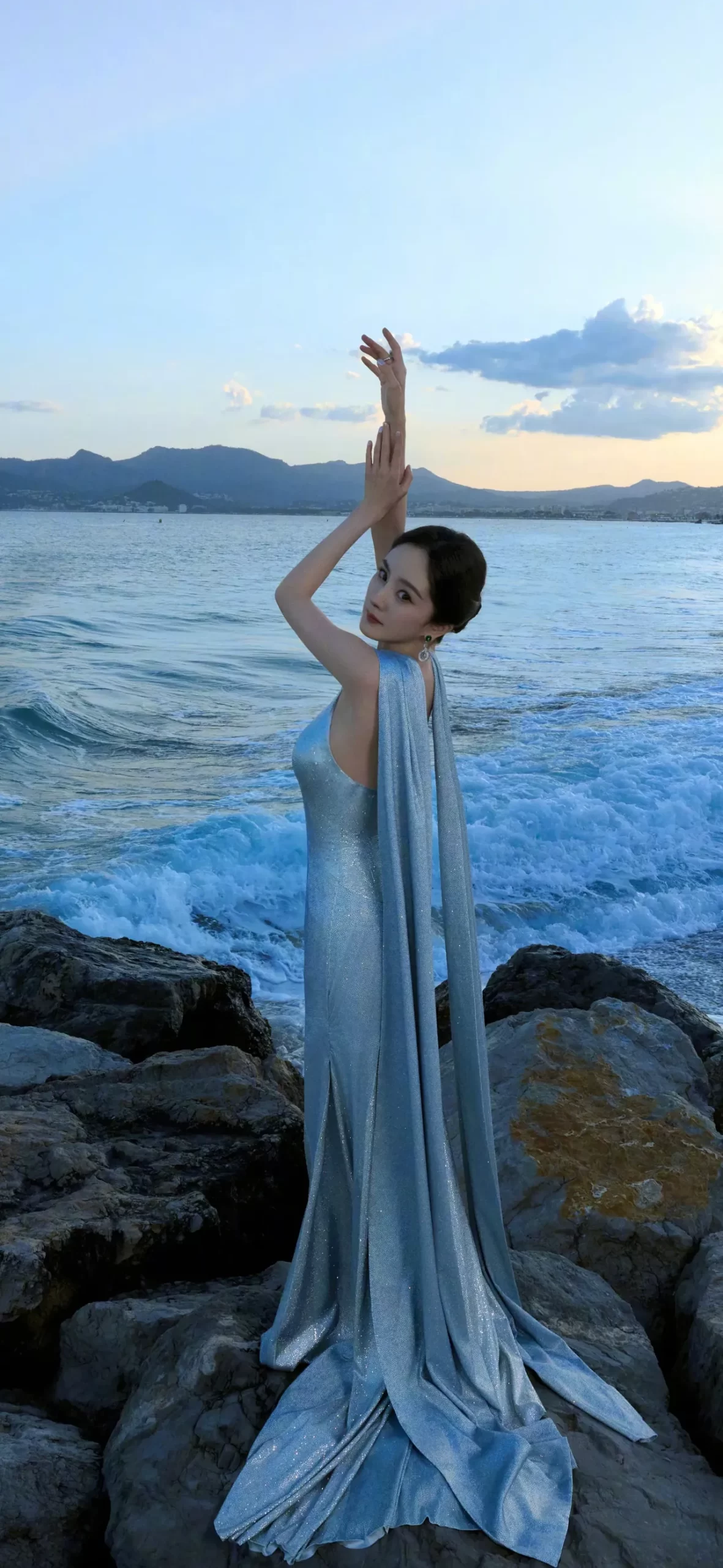杨幂海边长裙写真插图5