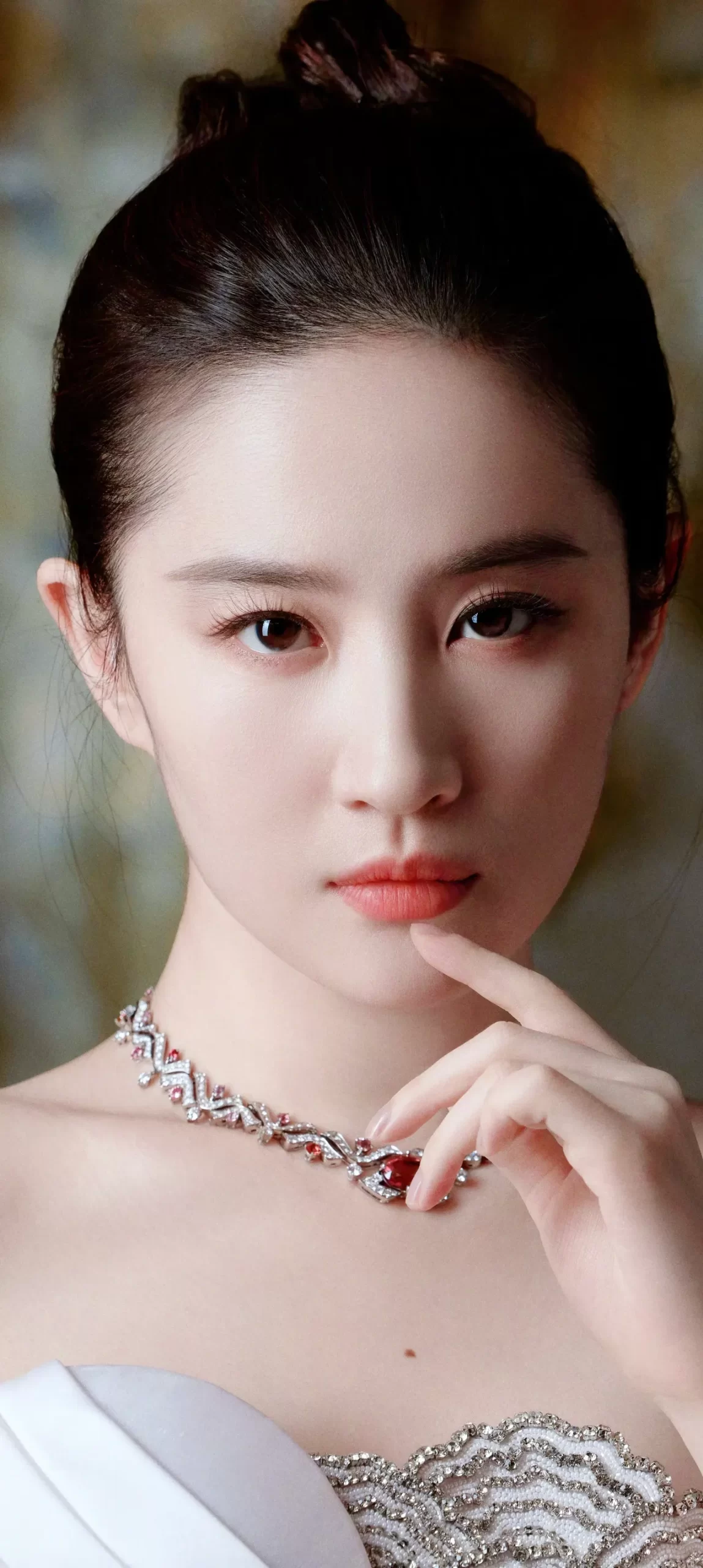 刘亦菲抹胸裙写真壁纸插图5