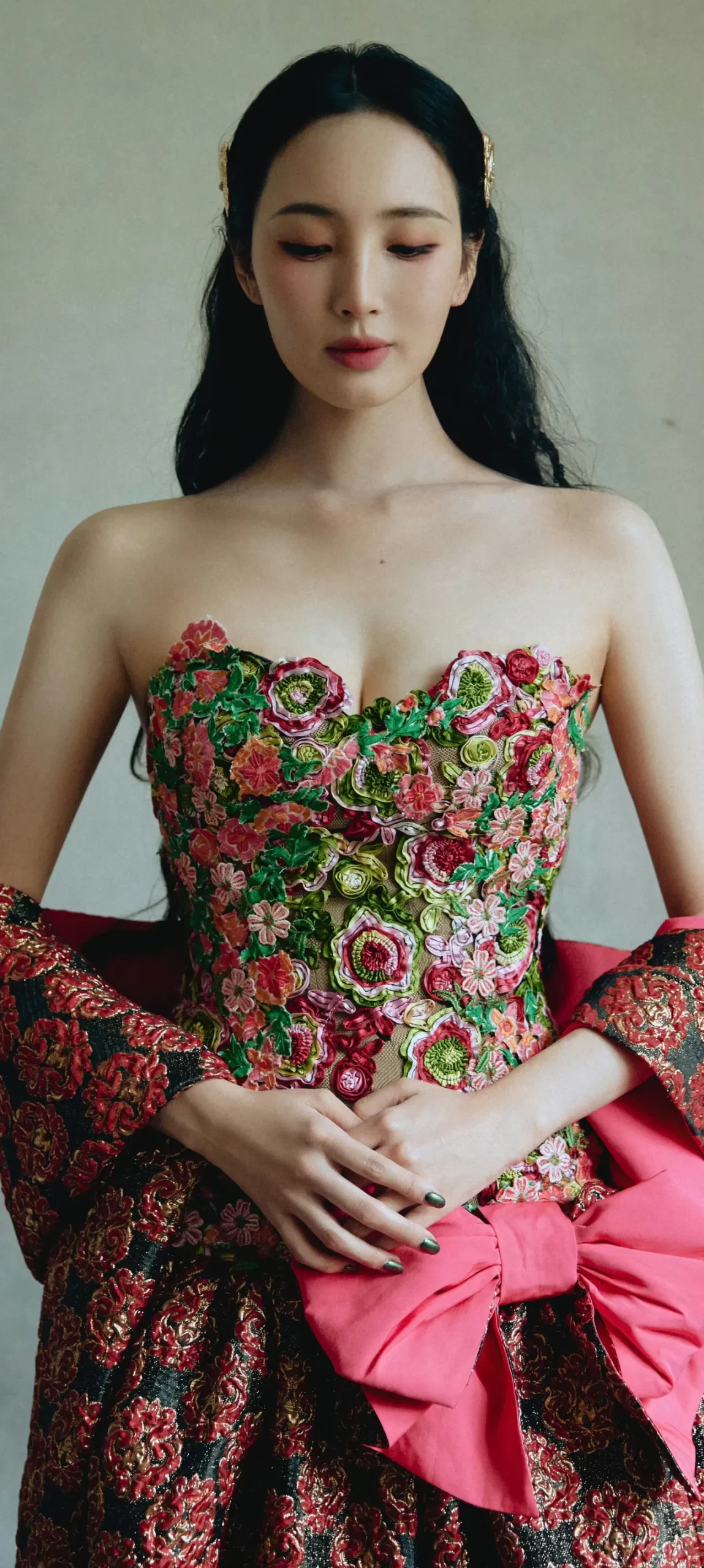 王紫璇性感妩媚写真壁纸插图1