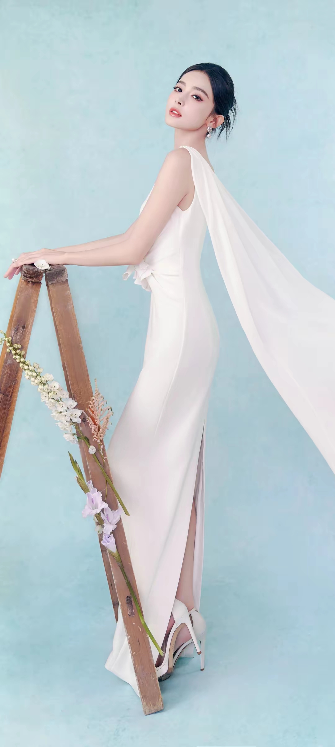 古力娜扎明艳动人写真插图3