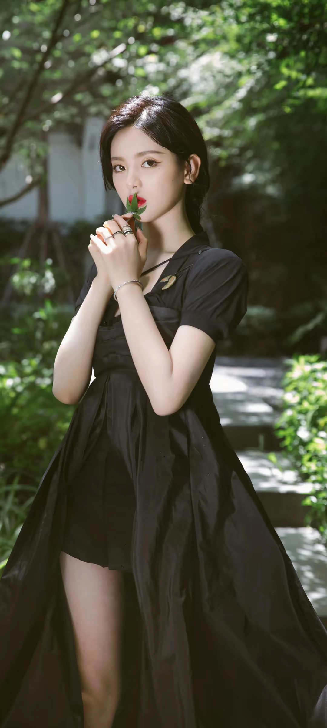 杨超越冷艳写真壁纸插图7
