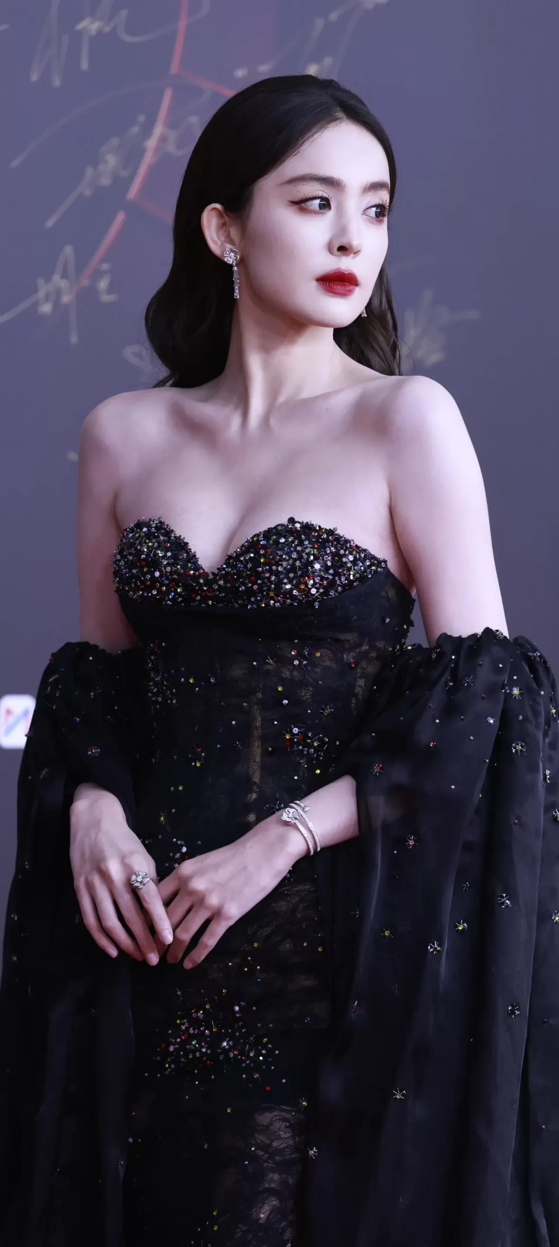 古力娜扎抹胸裙写真插图2