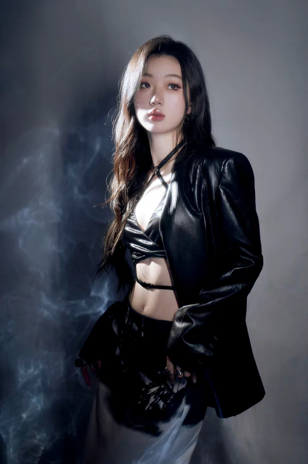 单依纯黑色内衣写真插图3