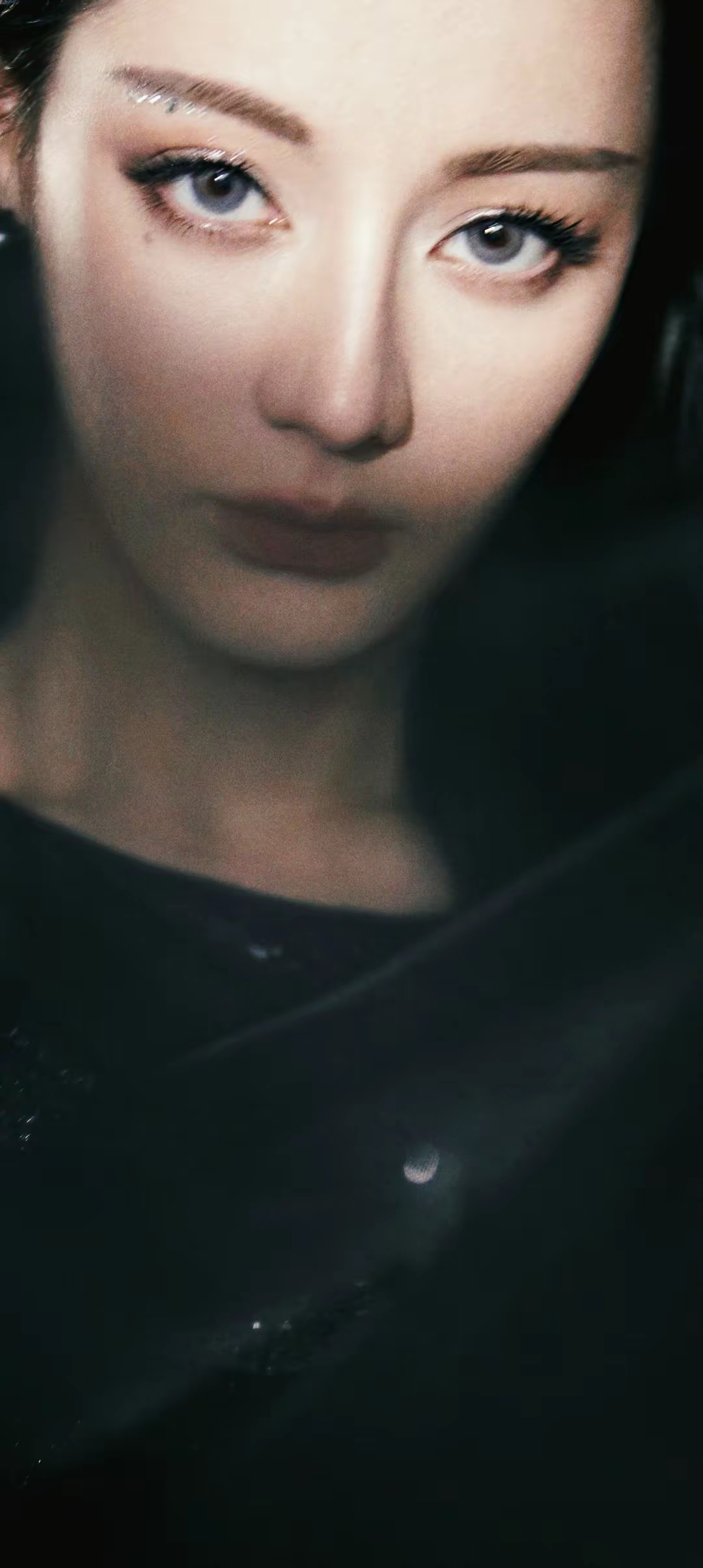 冷艳美人迪丽热巴写真插图