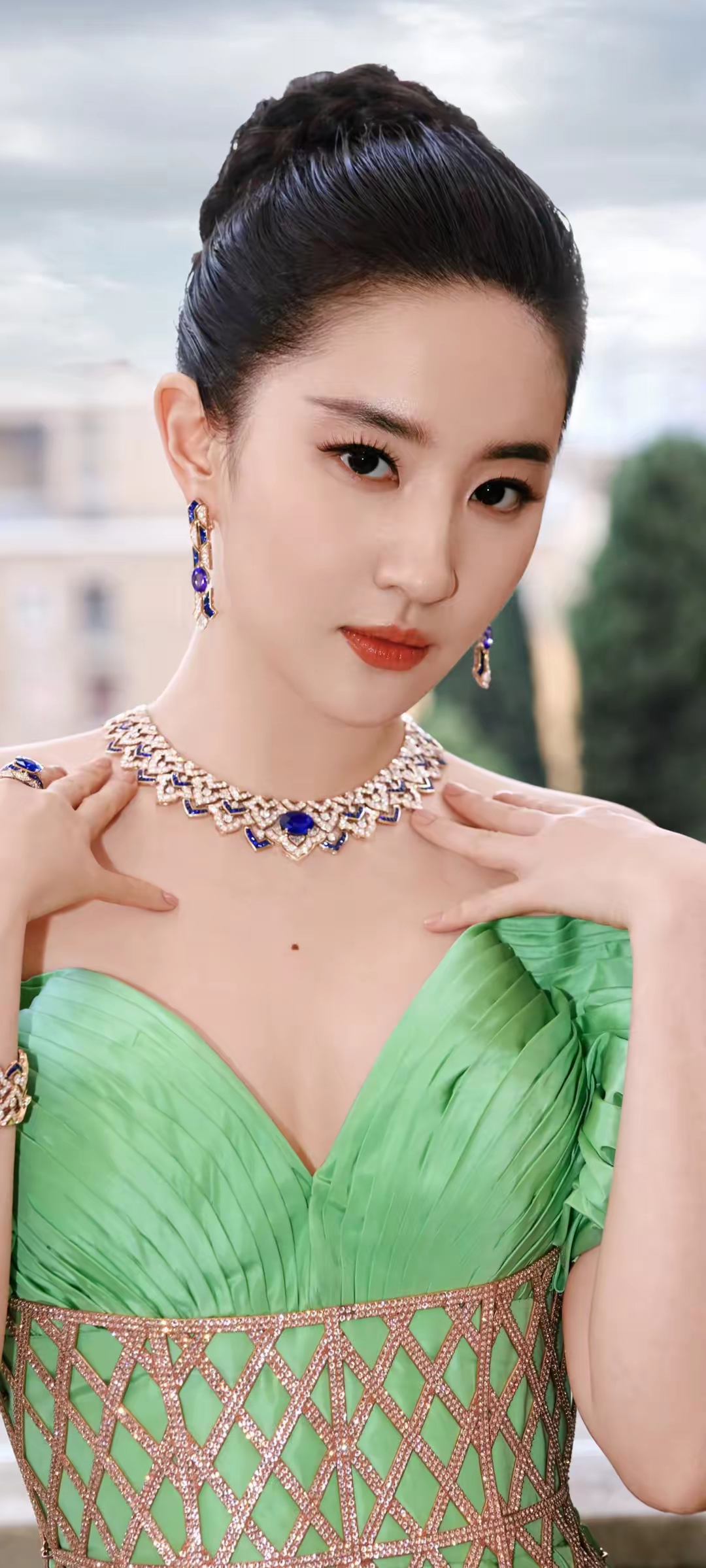 刘亦菲成熟优雅写真插图14
