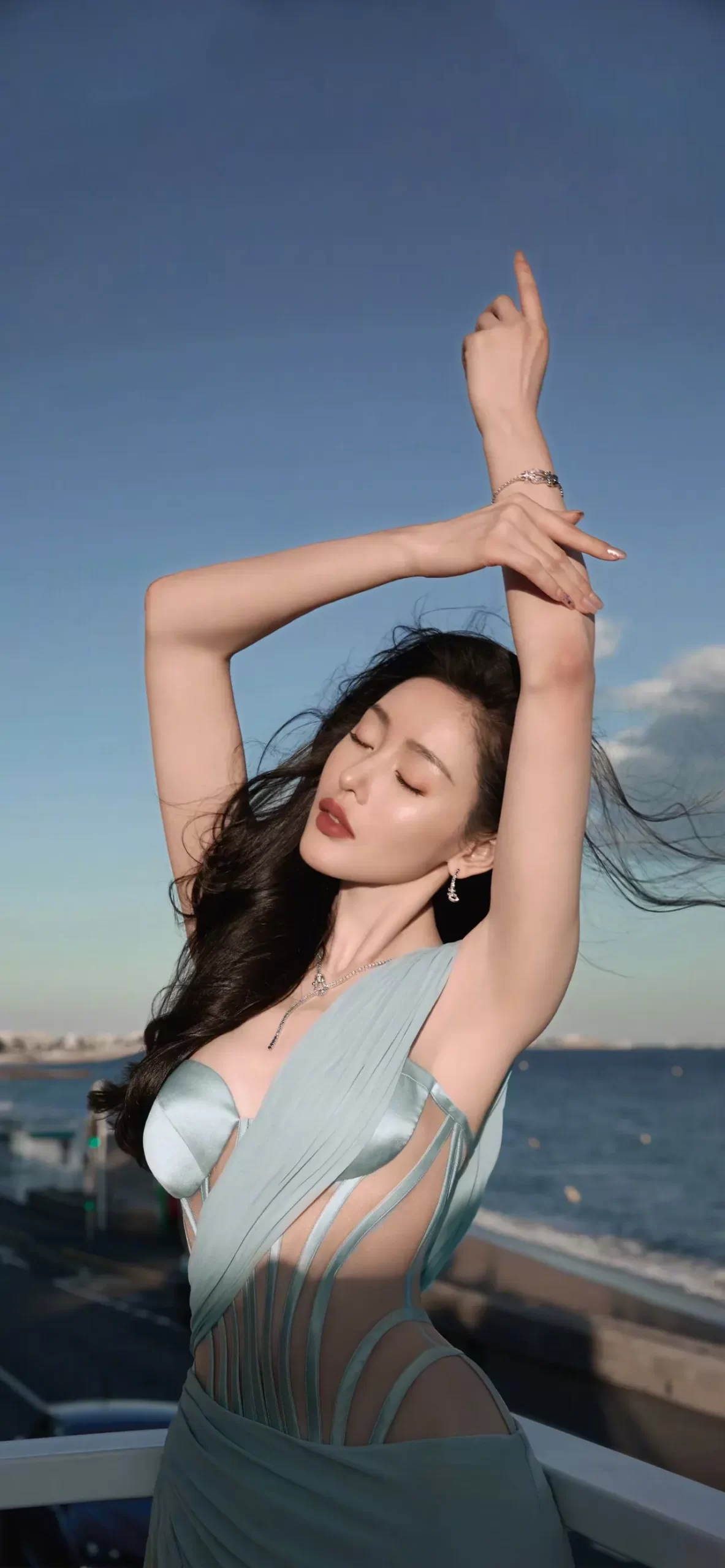 张天爱海边写真壁纸插图9