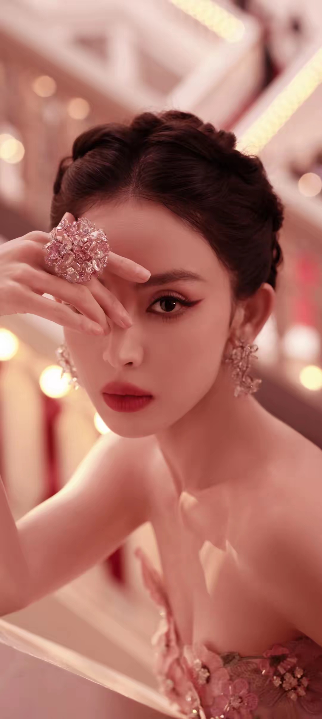 古力娜扎明艳写真壁纸插图4