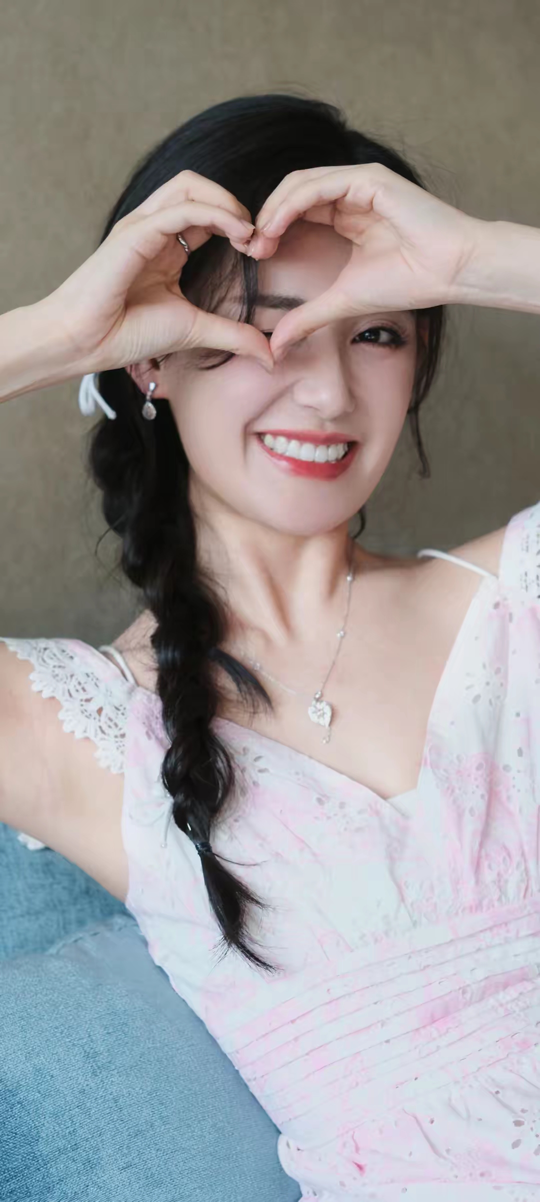 蒋依依写真壁纸插图2