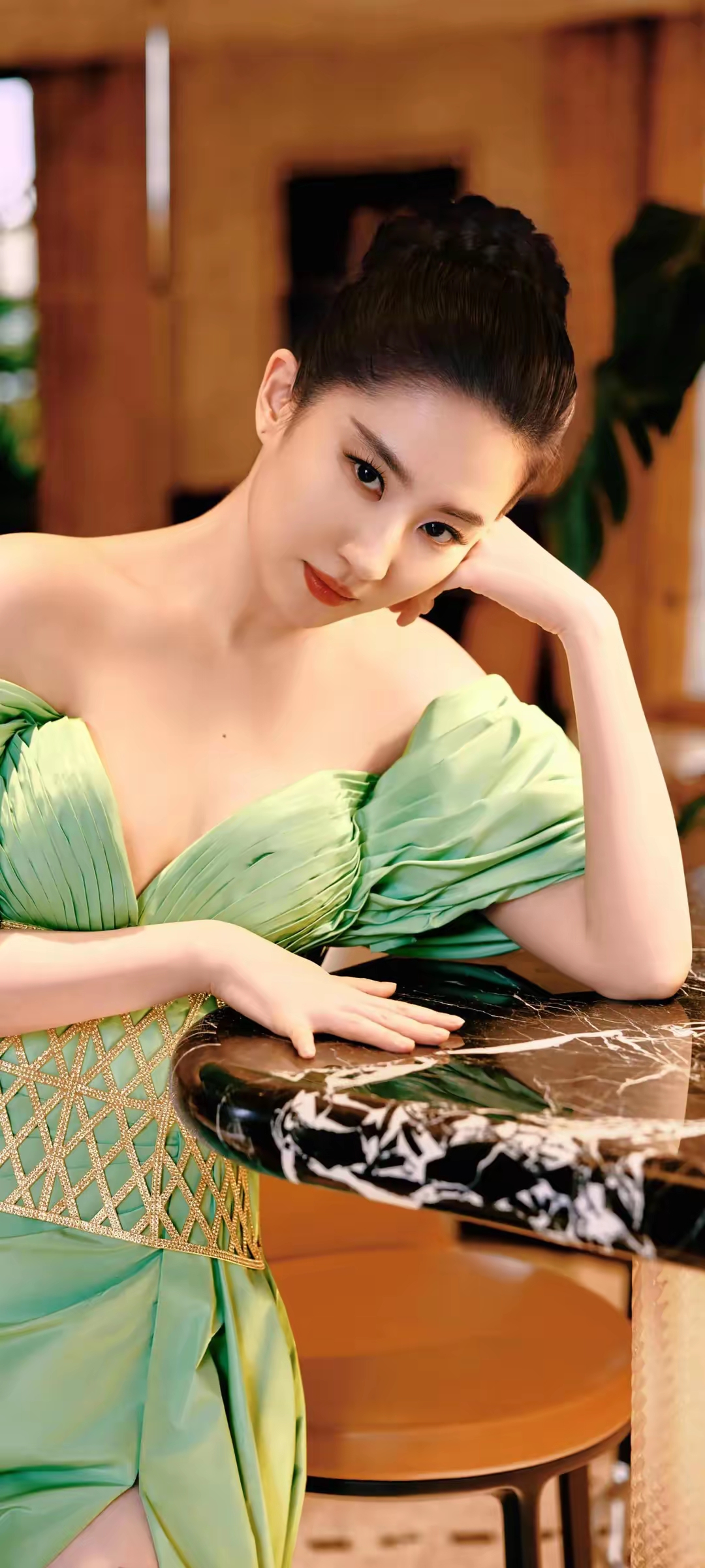 刘亦菲成熟优雅写真插图2
