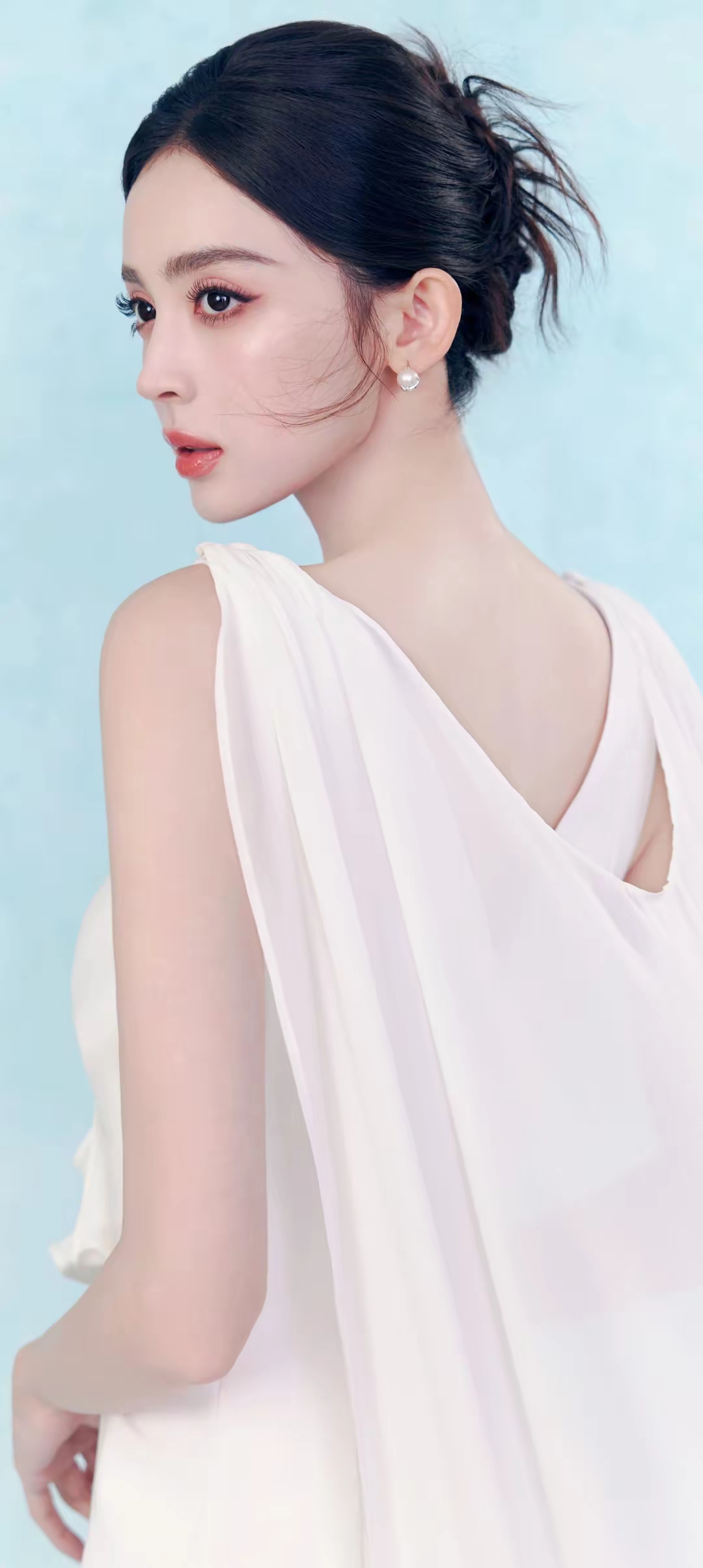 古力娜扎明艳动人写真插图2