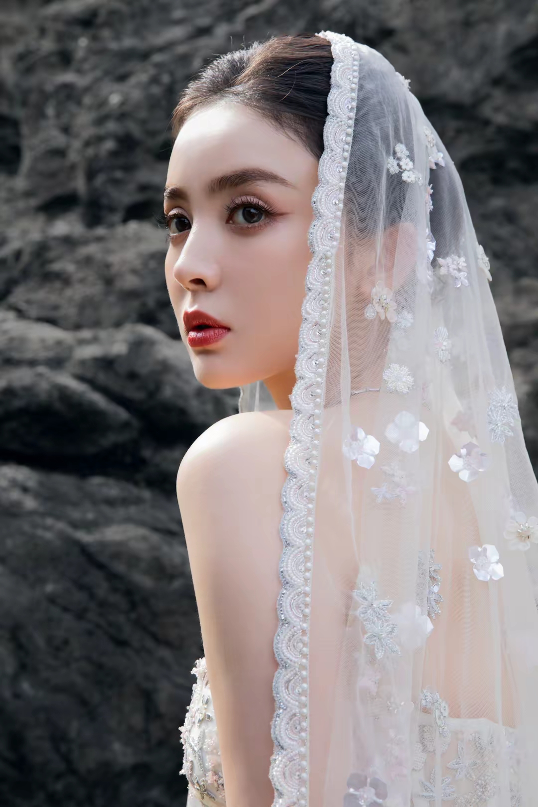 古力娜扎婚纱写真插图