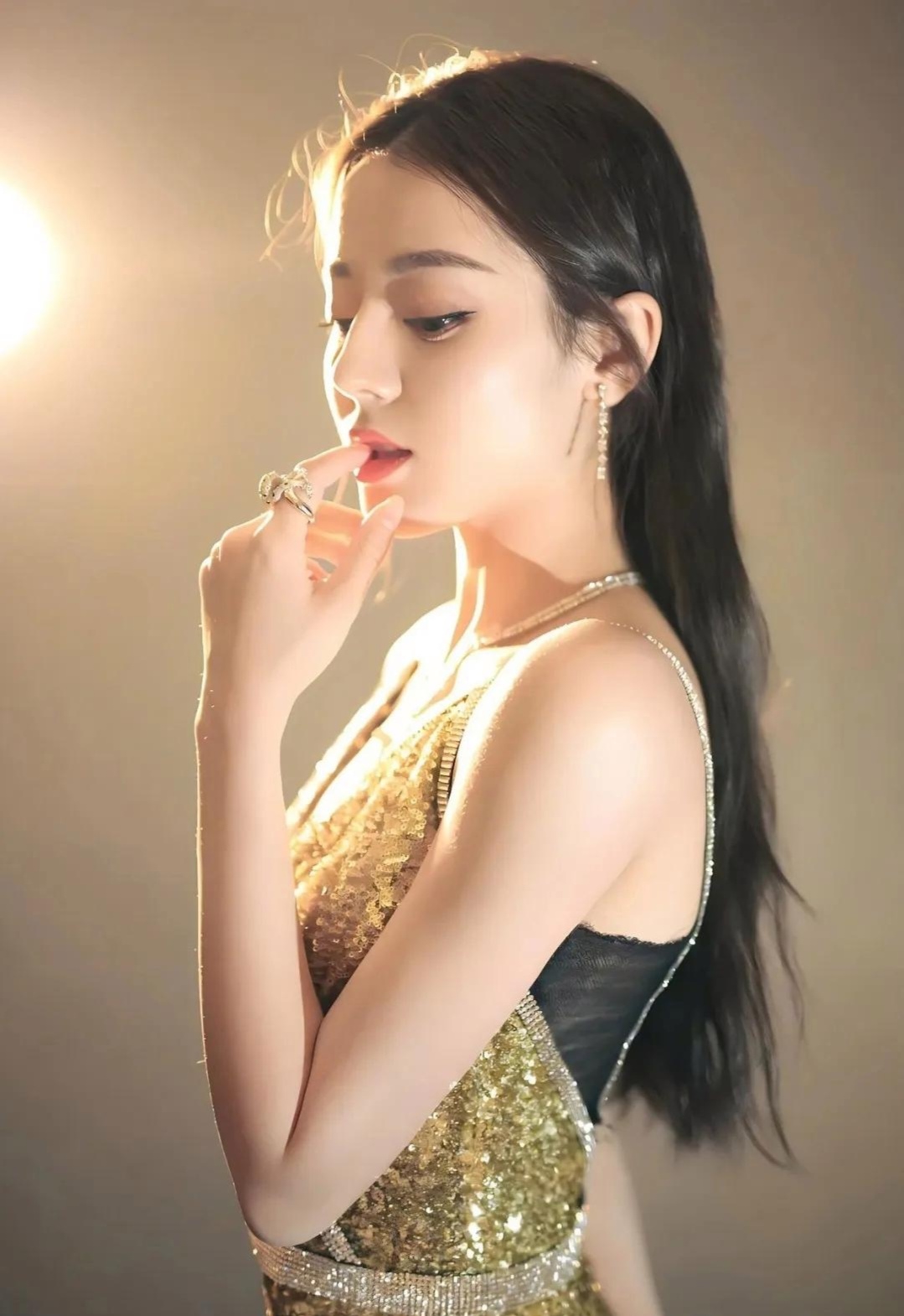 性感的迪丽热巴写真插图4